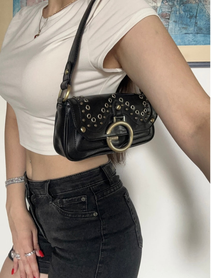 Borsa Guess vintage nera in similpelle con borchie