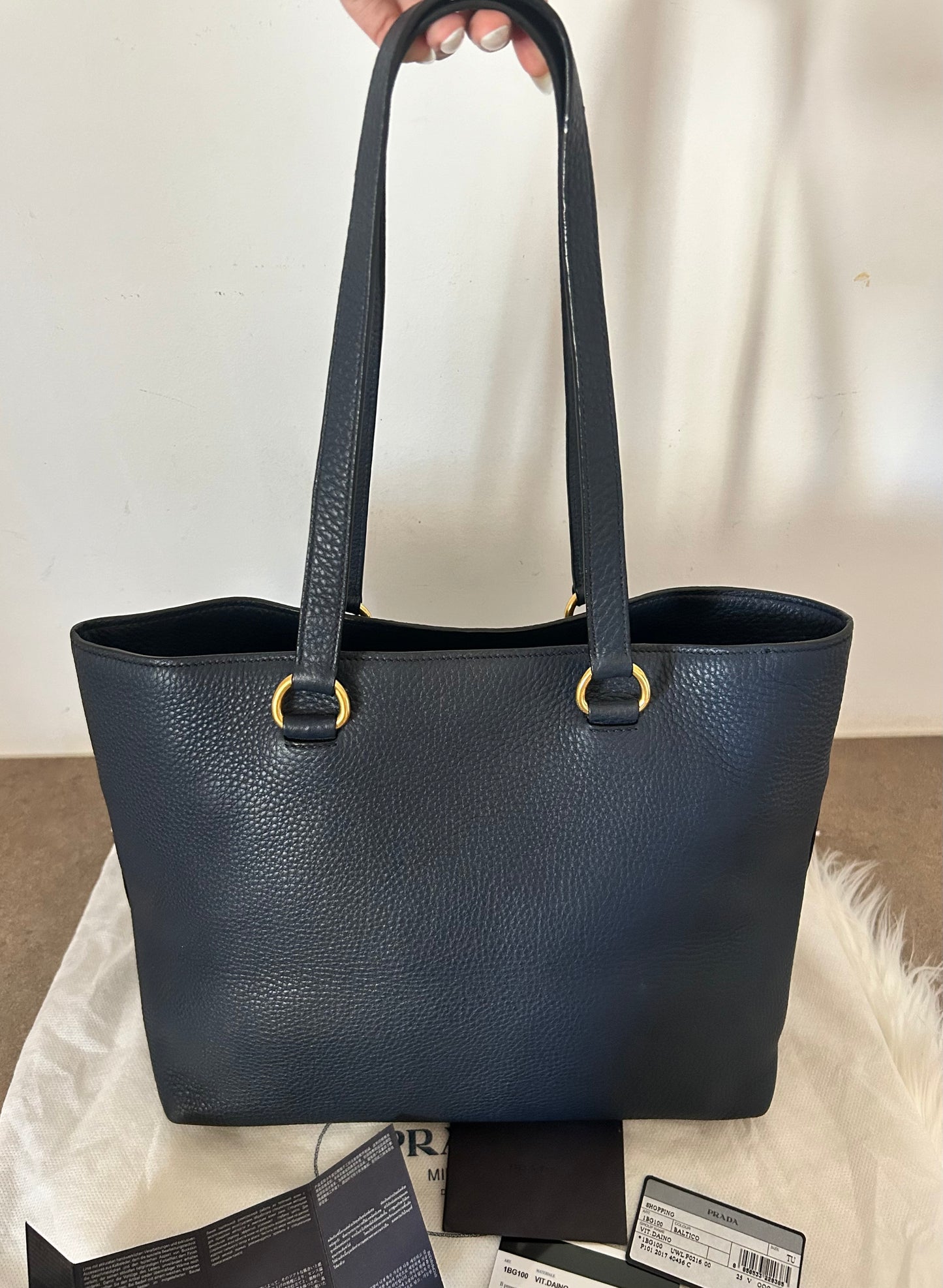 Prada Shopping in pelle blu scuro
