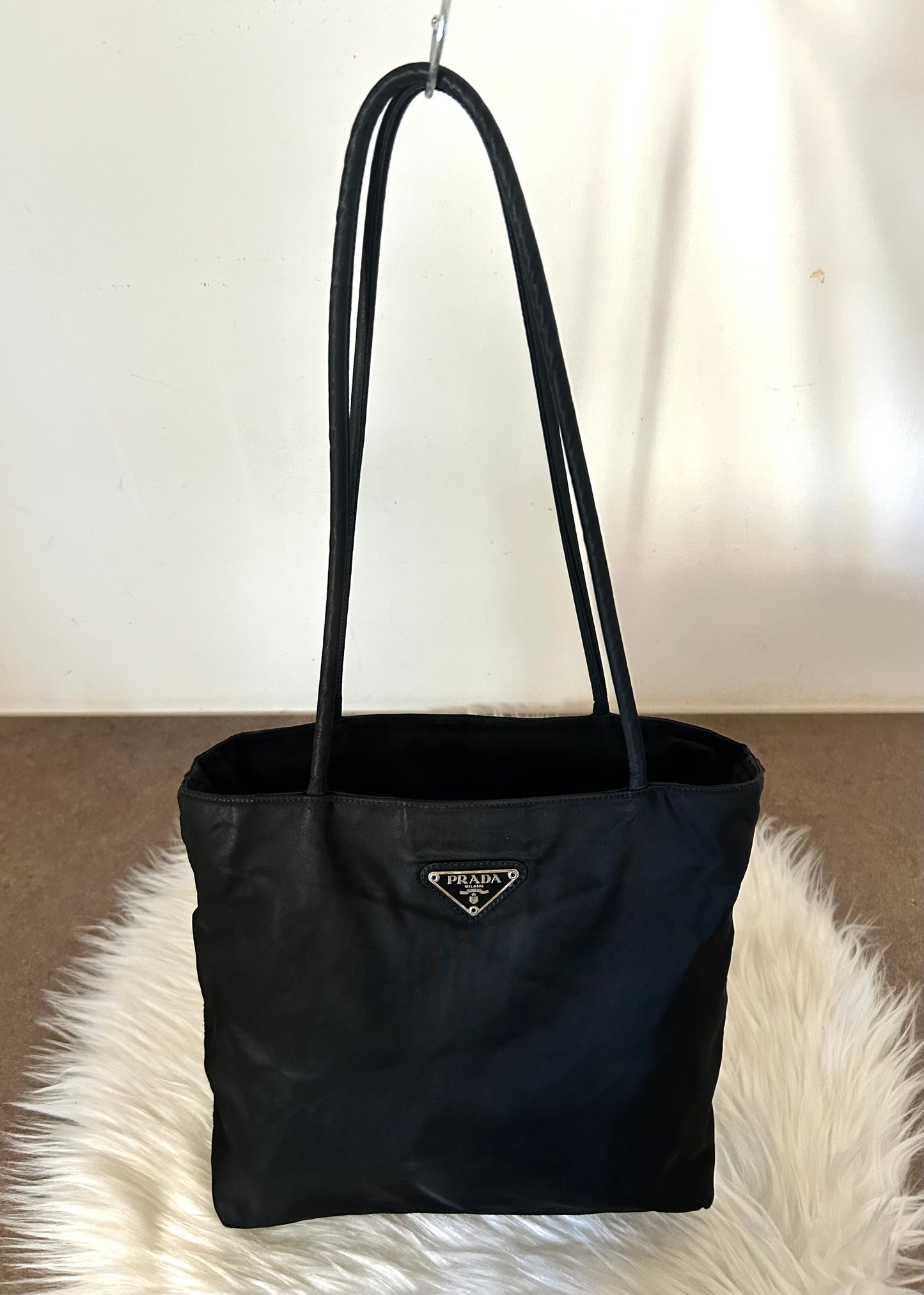 Prada tote bag in nylon nera