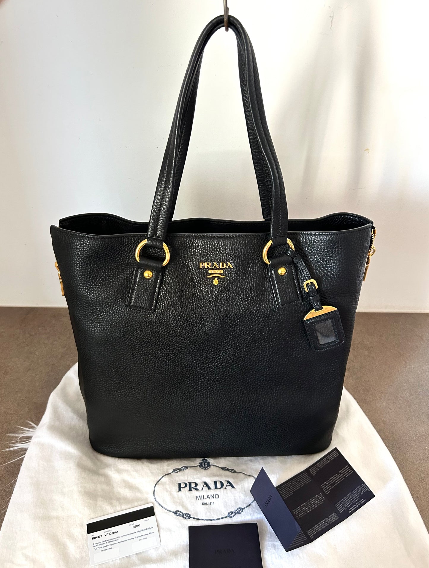 Borsa Prada tote in pelle martellata nera