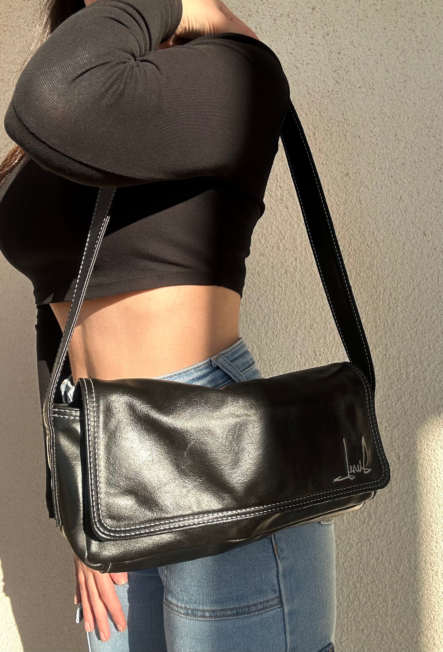 Diesel modello baguette in pelle vegana nera