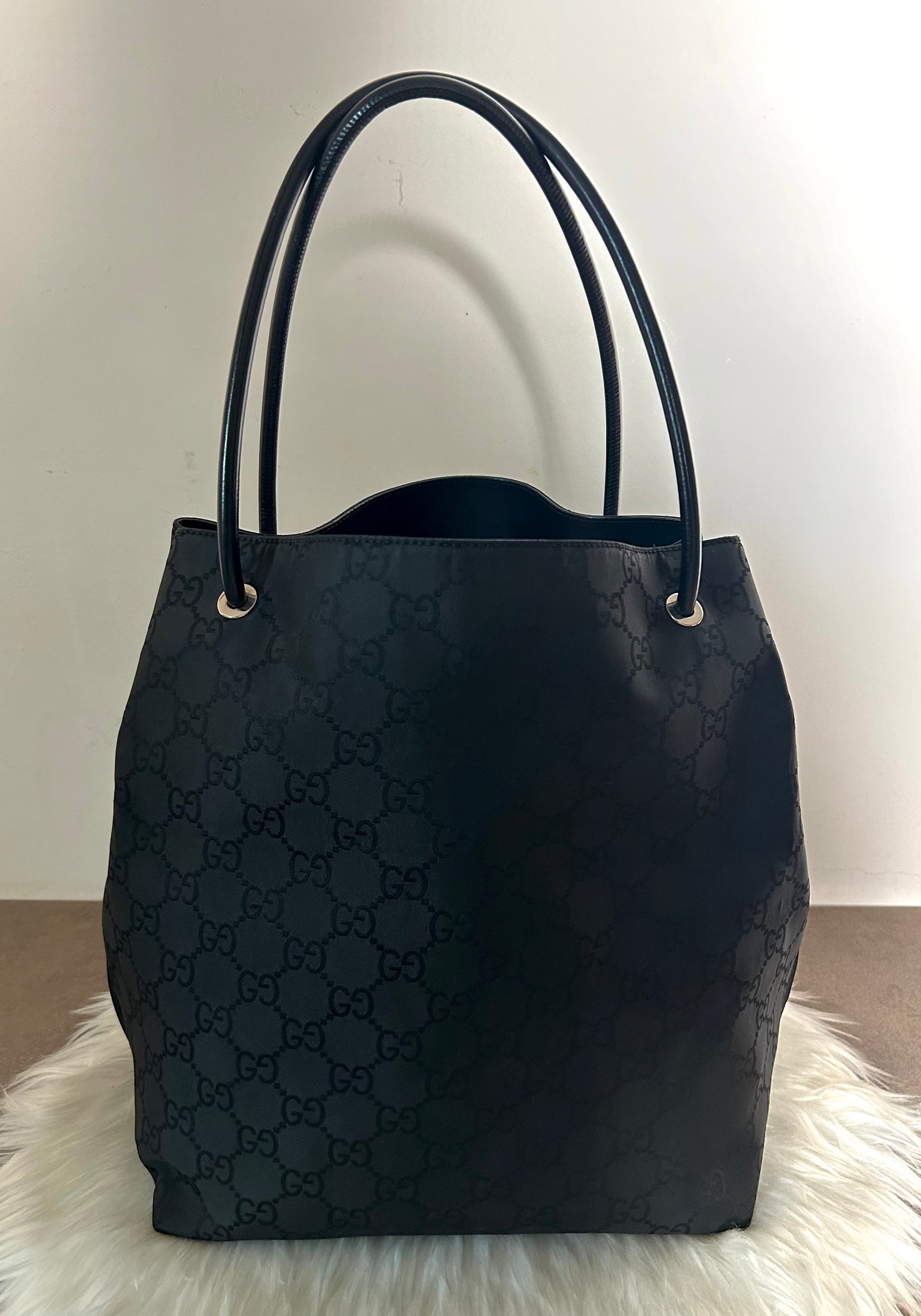 Gucci tote bag nera in monogram