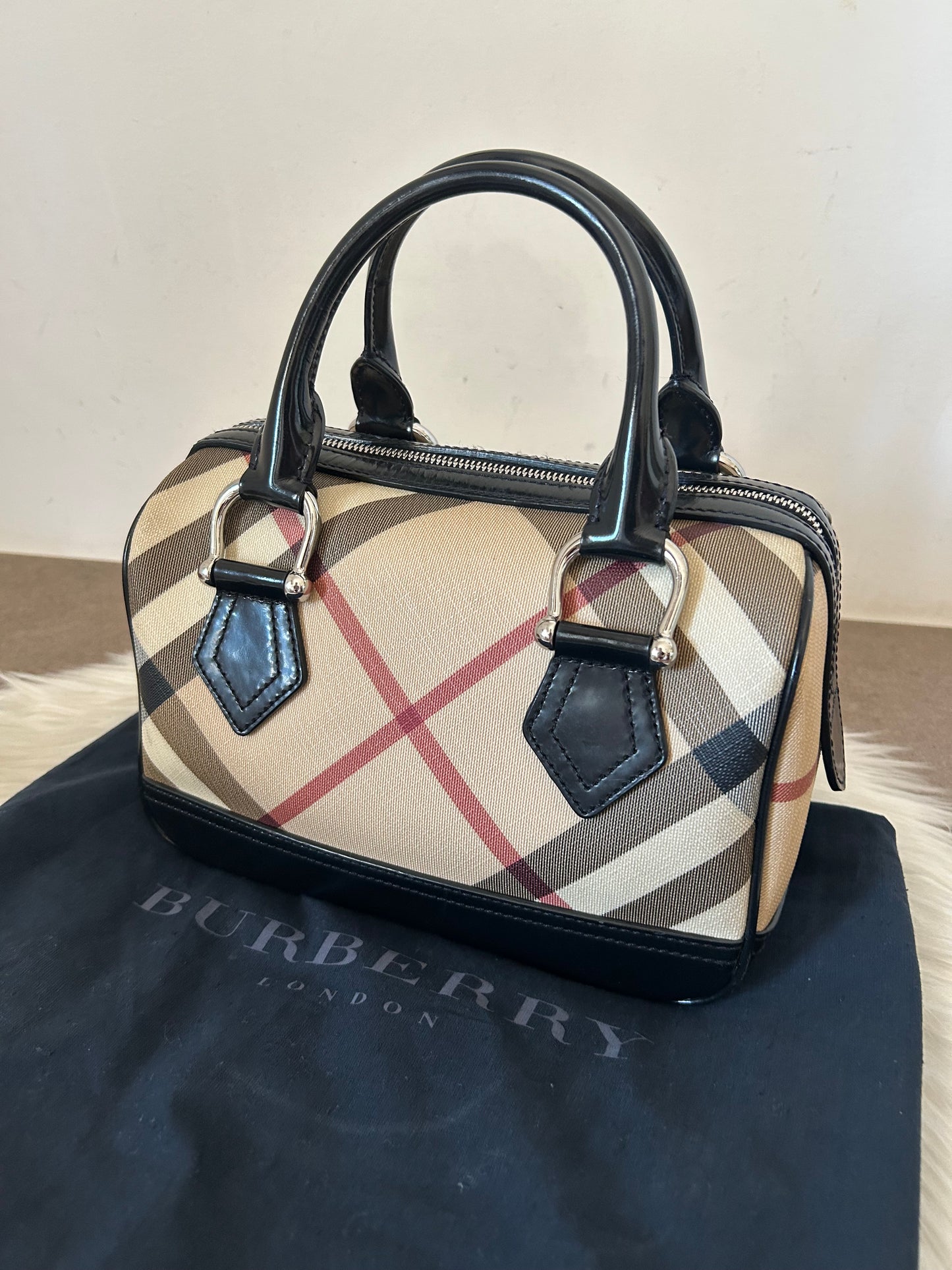 Burberry Bauletto in Check