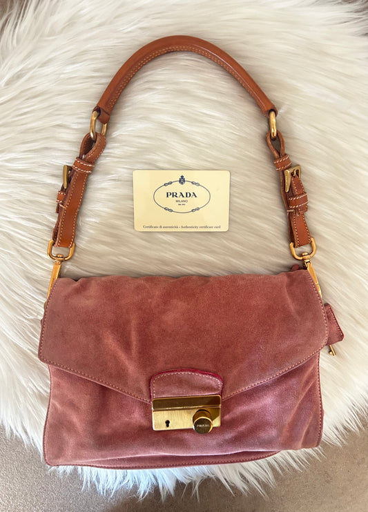 Prada baguette in suede rosa antico