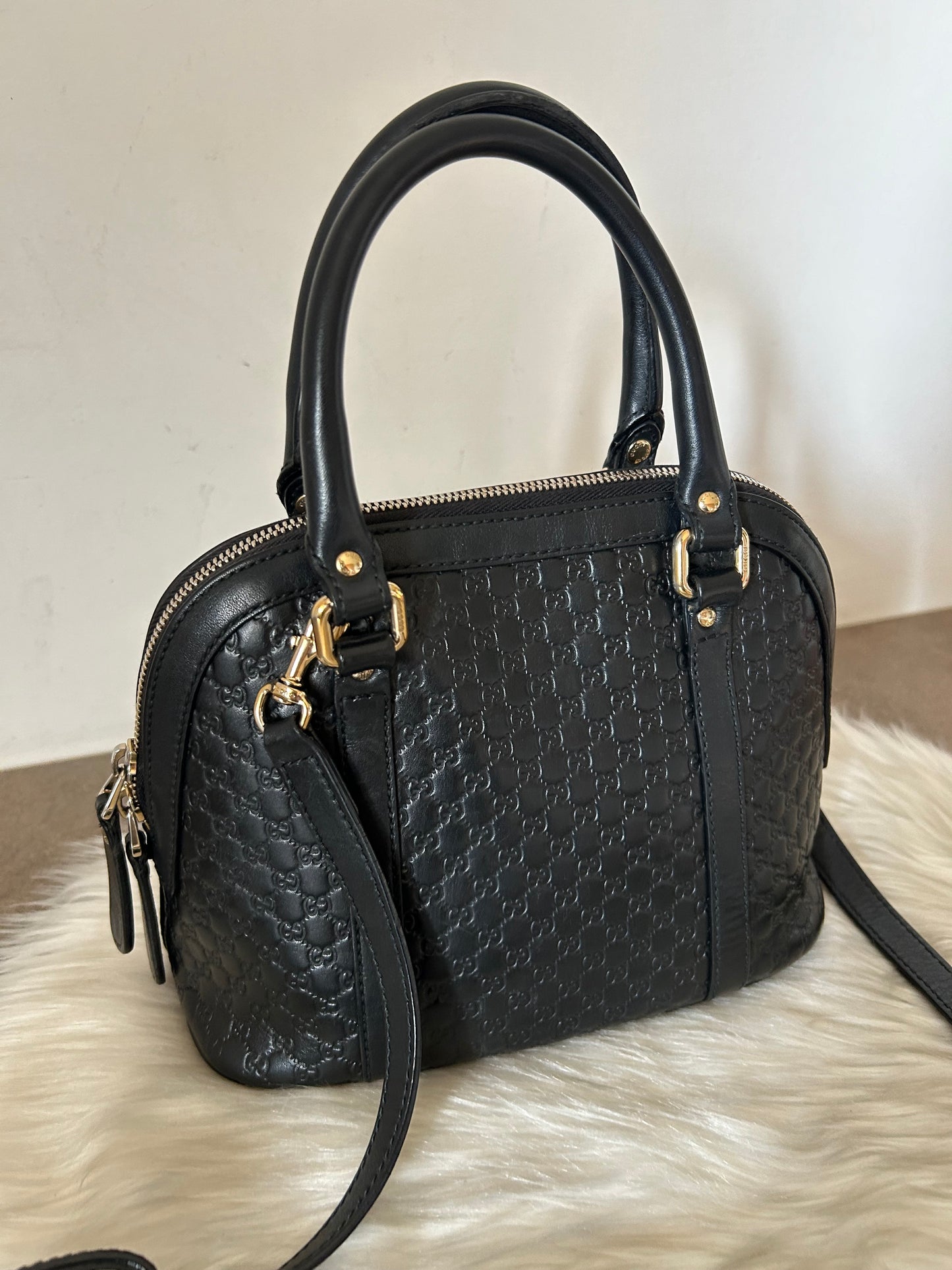 Gucci Dôme mini in micro guccissima nera