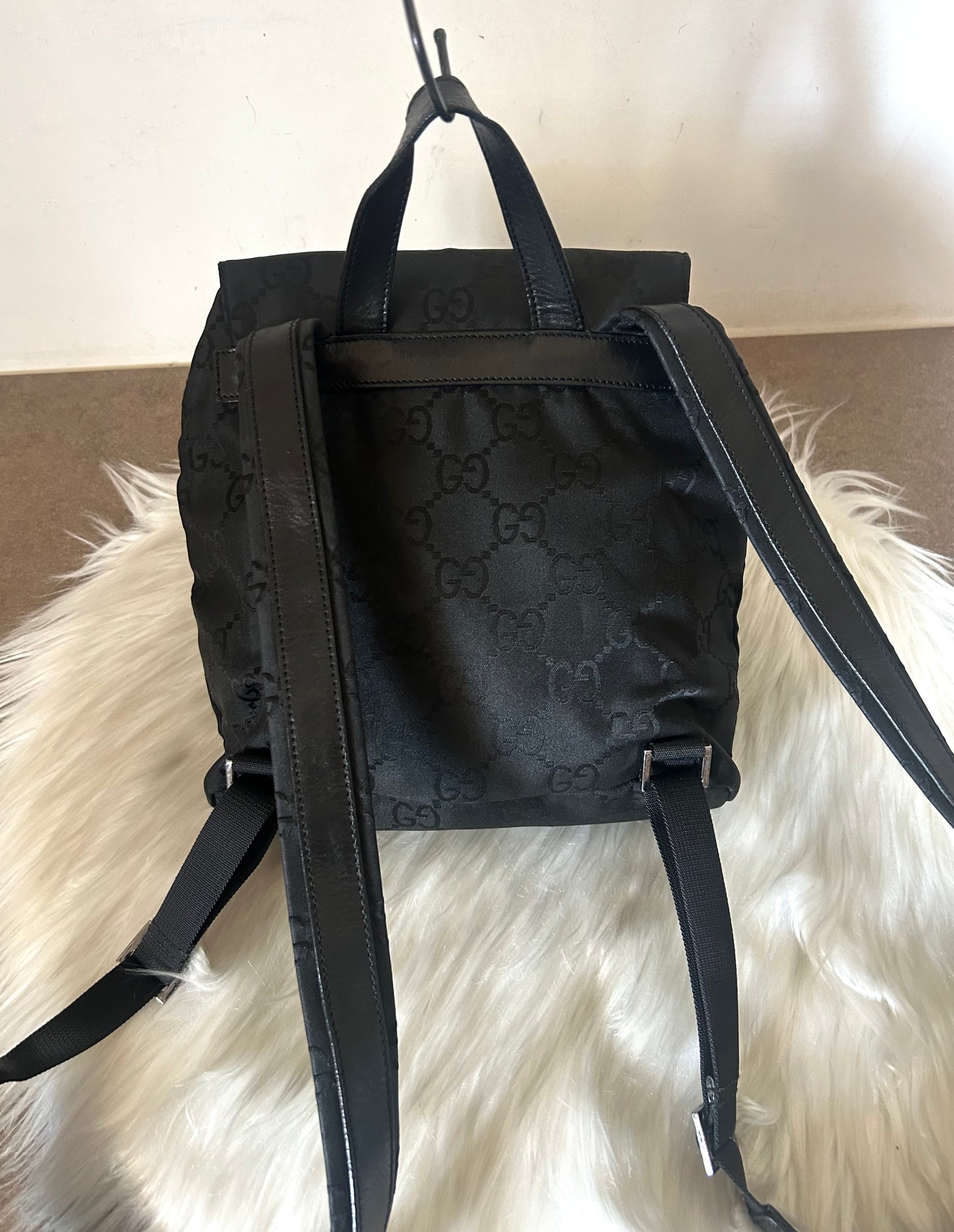 Zainetto Gucci nero in monogram