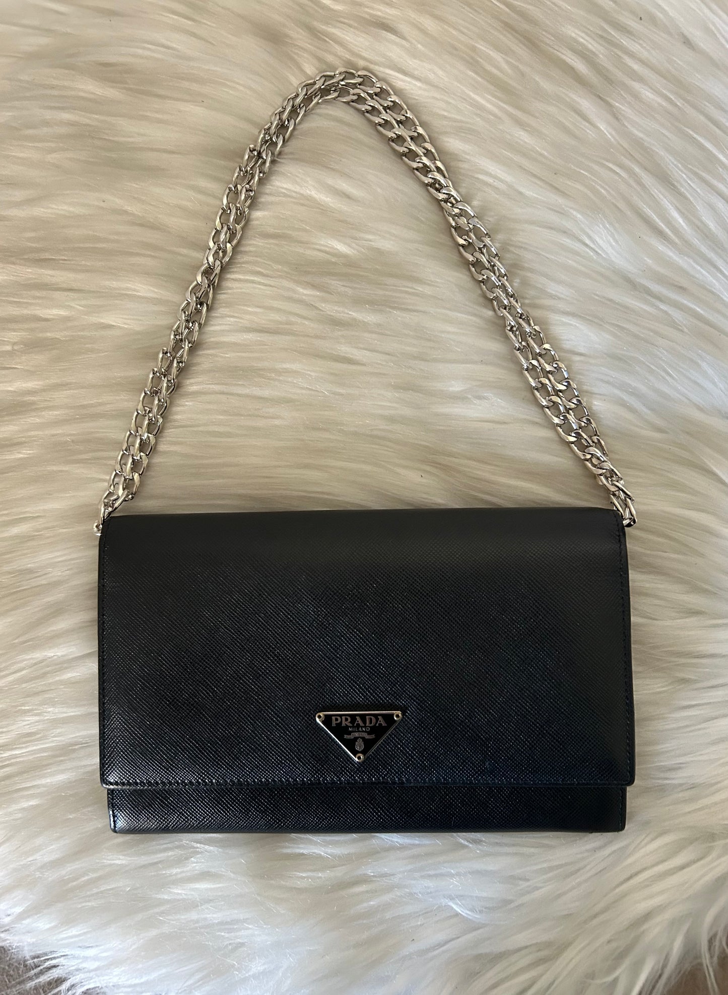 Prada Wallet on Chain