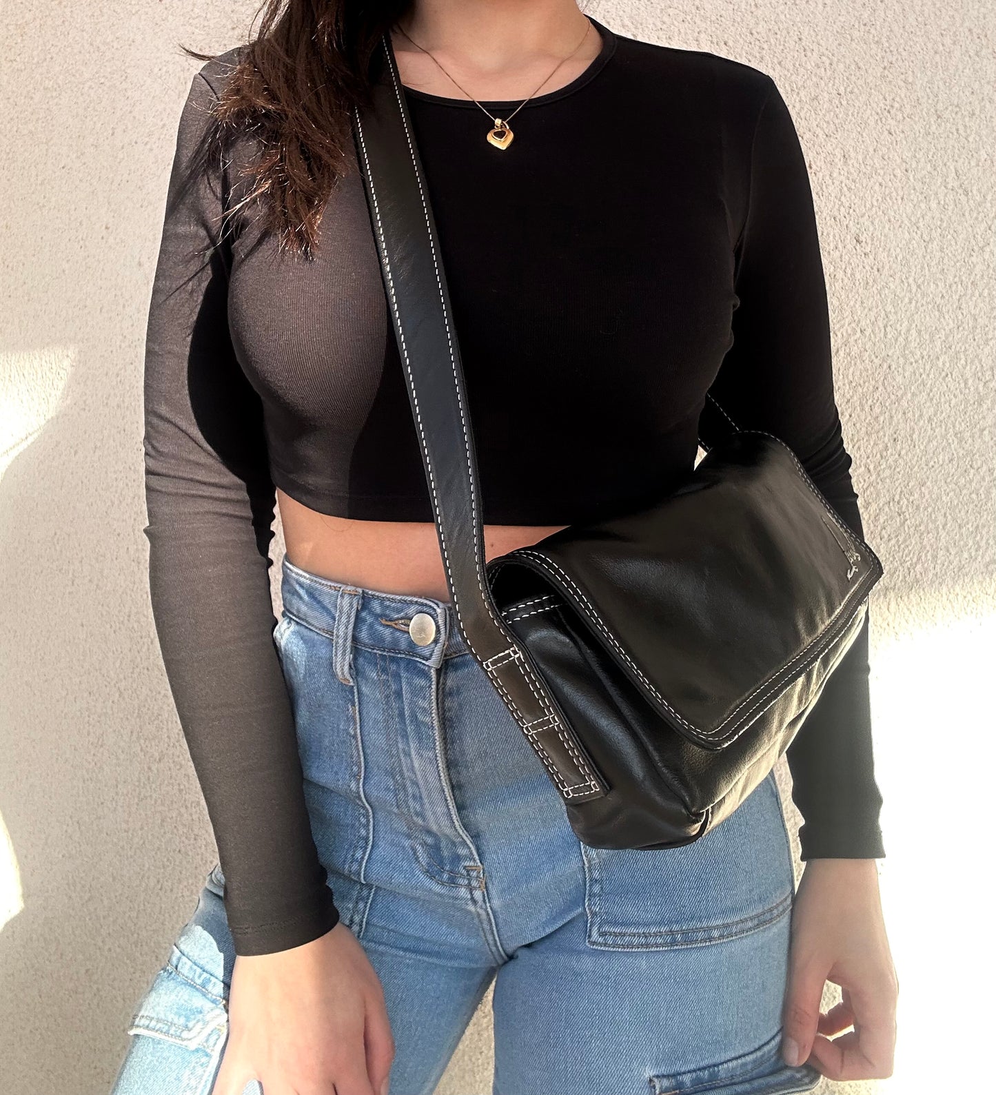 Diesel modello baguette in pelle vegana nera