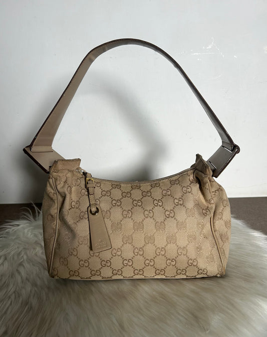 Gucci pochette in monogram beige
