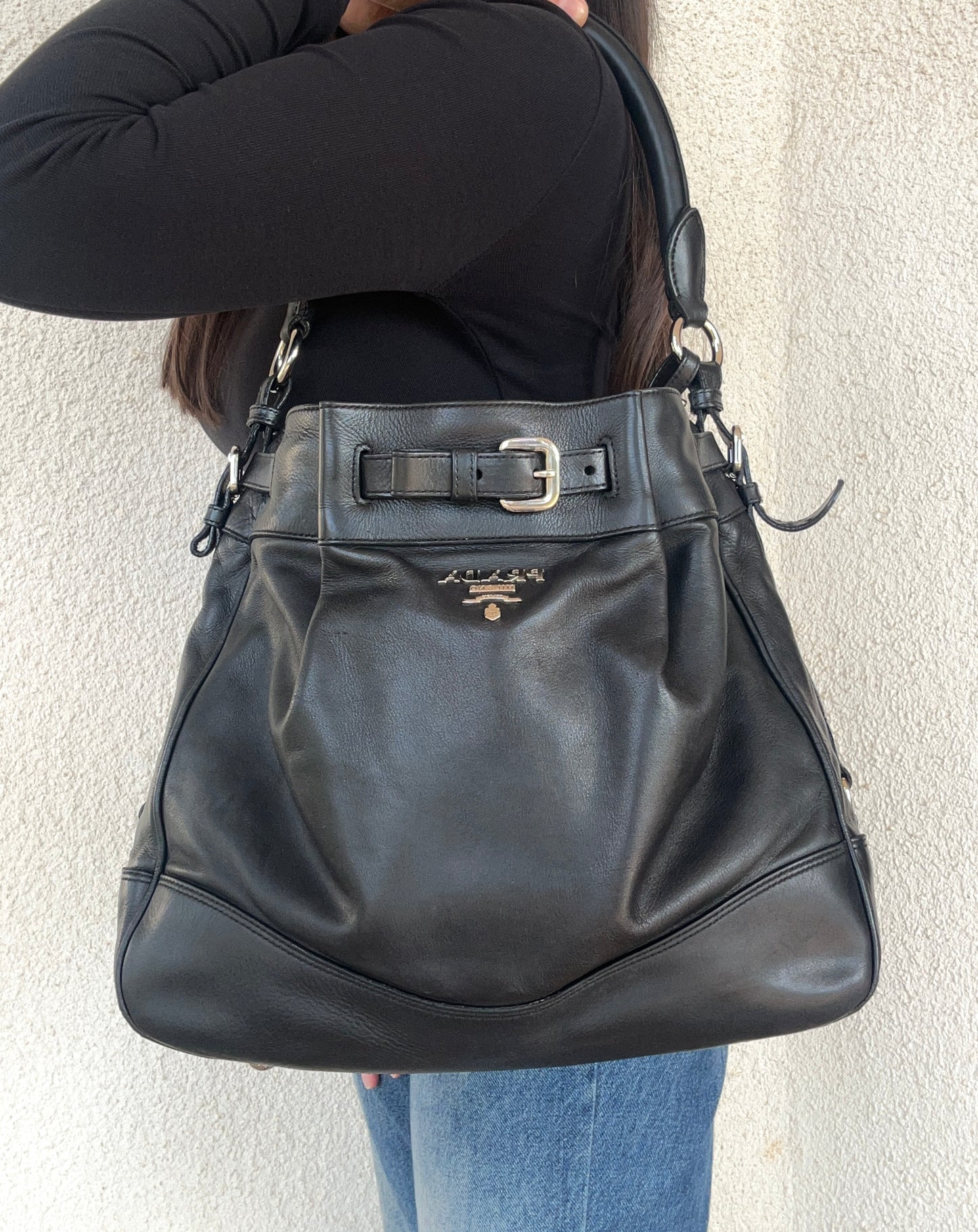 Prada secchiello in pelle nera