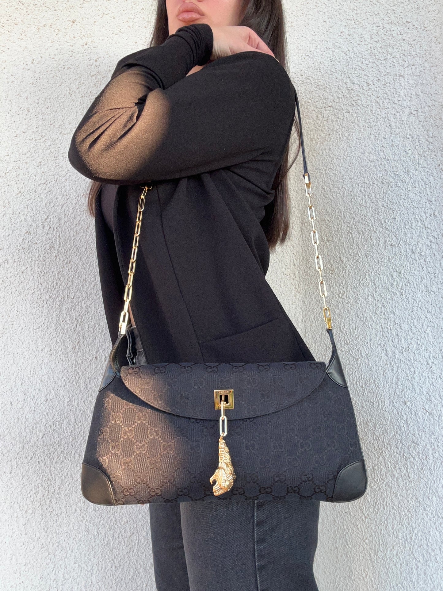 Gucci Jackie vintage con ciondolo tigre