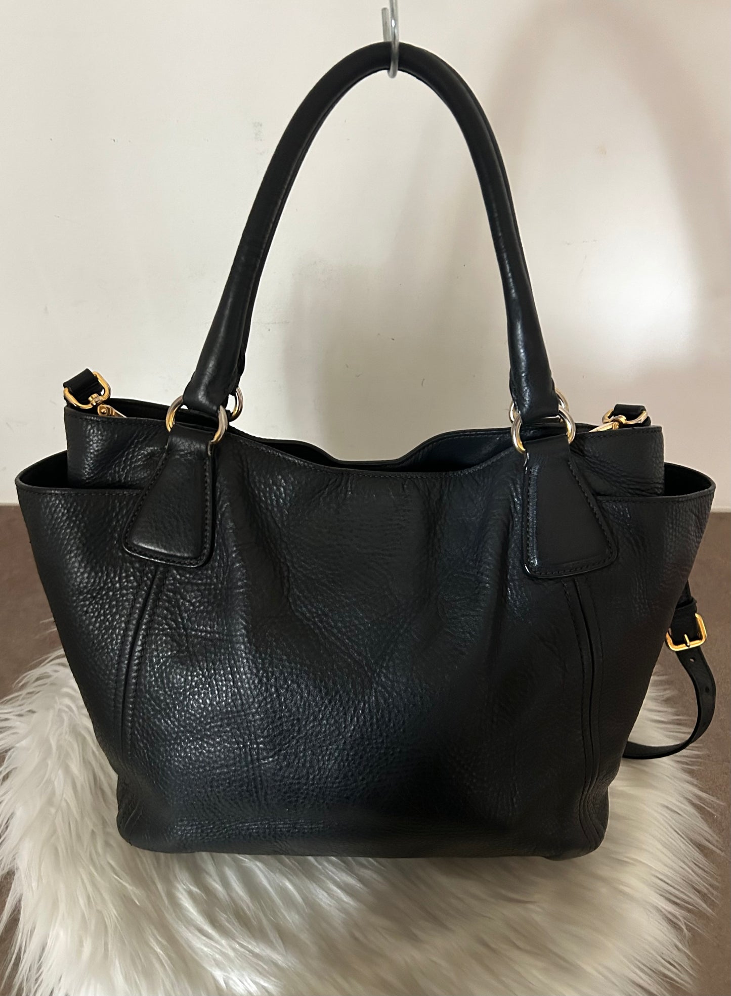 Prada tote in pelle nera