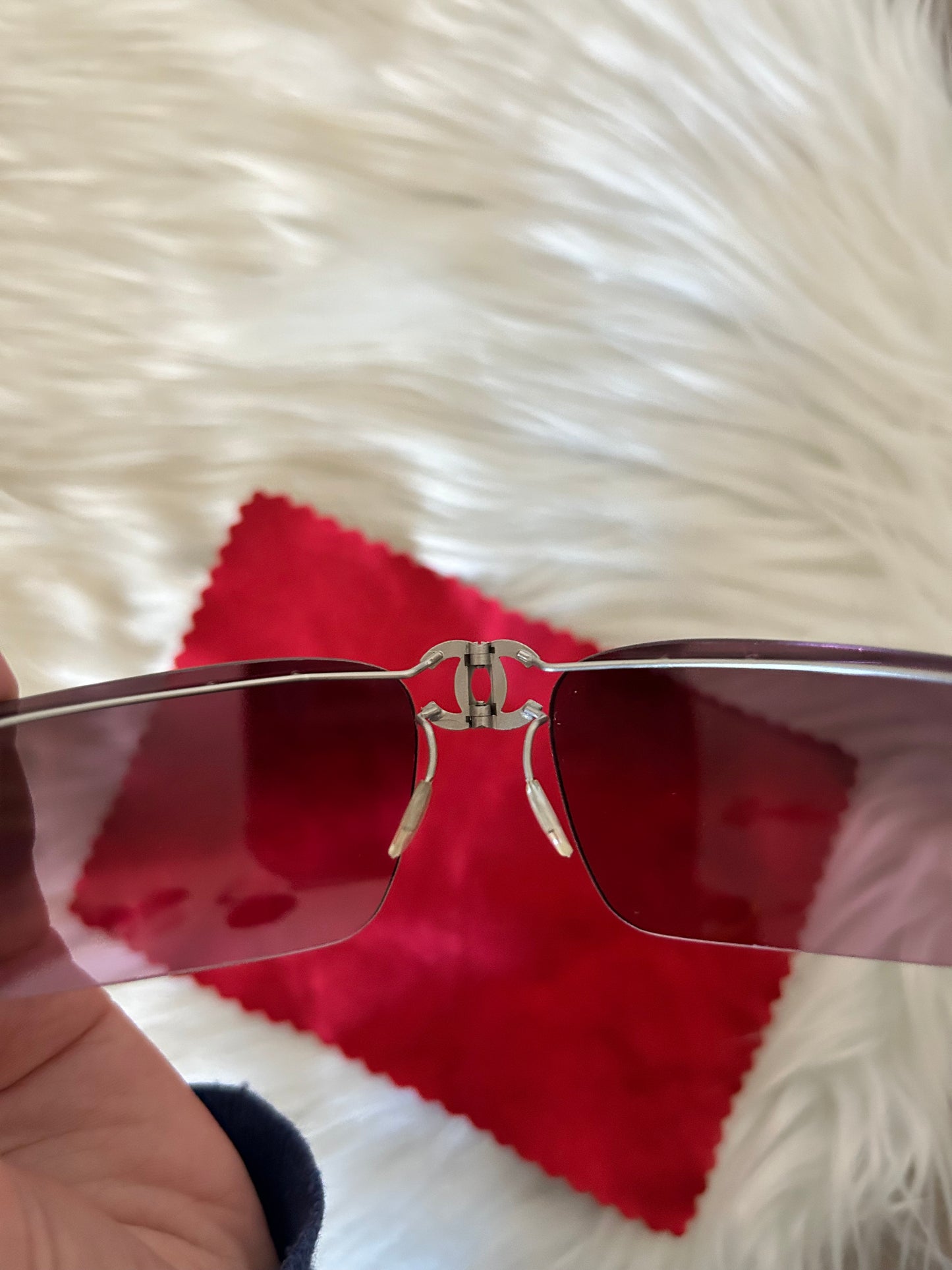 Occhiali Chanel vintage con logo centrale