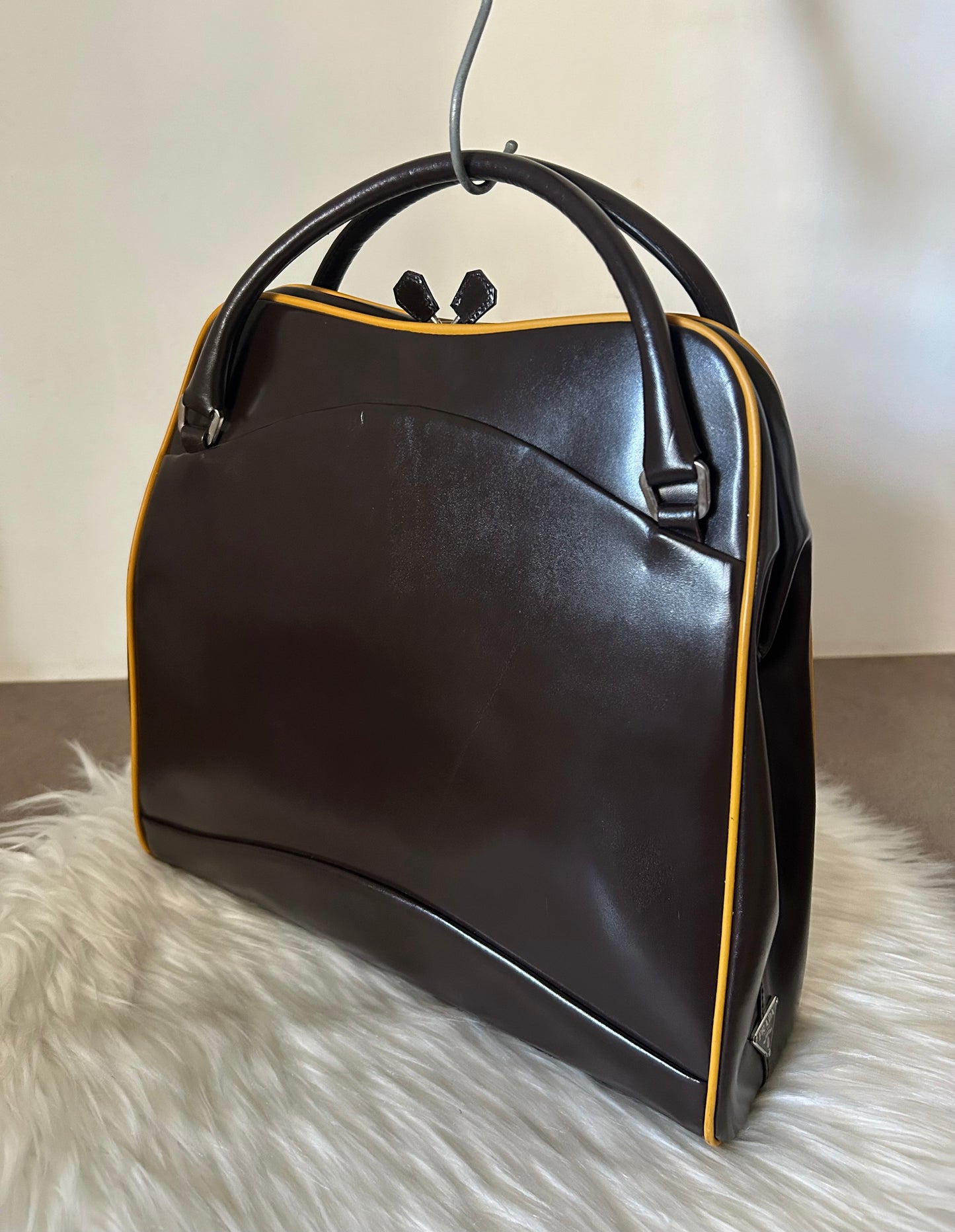 Prada Work in pelle spazzolata cioccolato