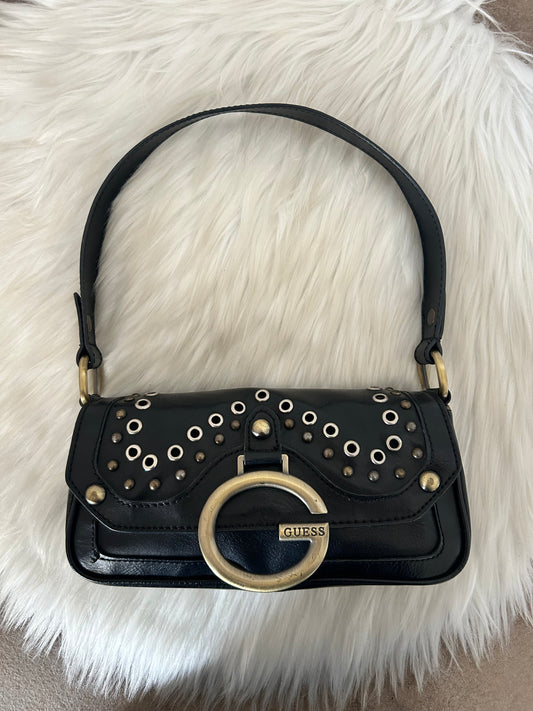 Borsa Guess vintage nera in similpelle con borchie