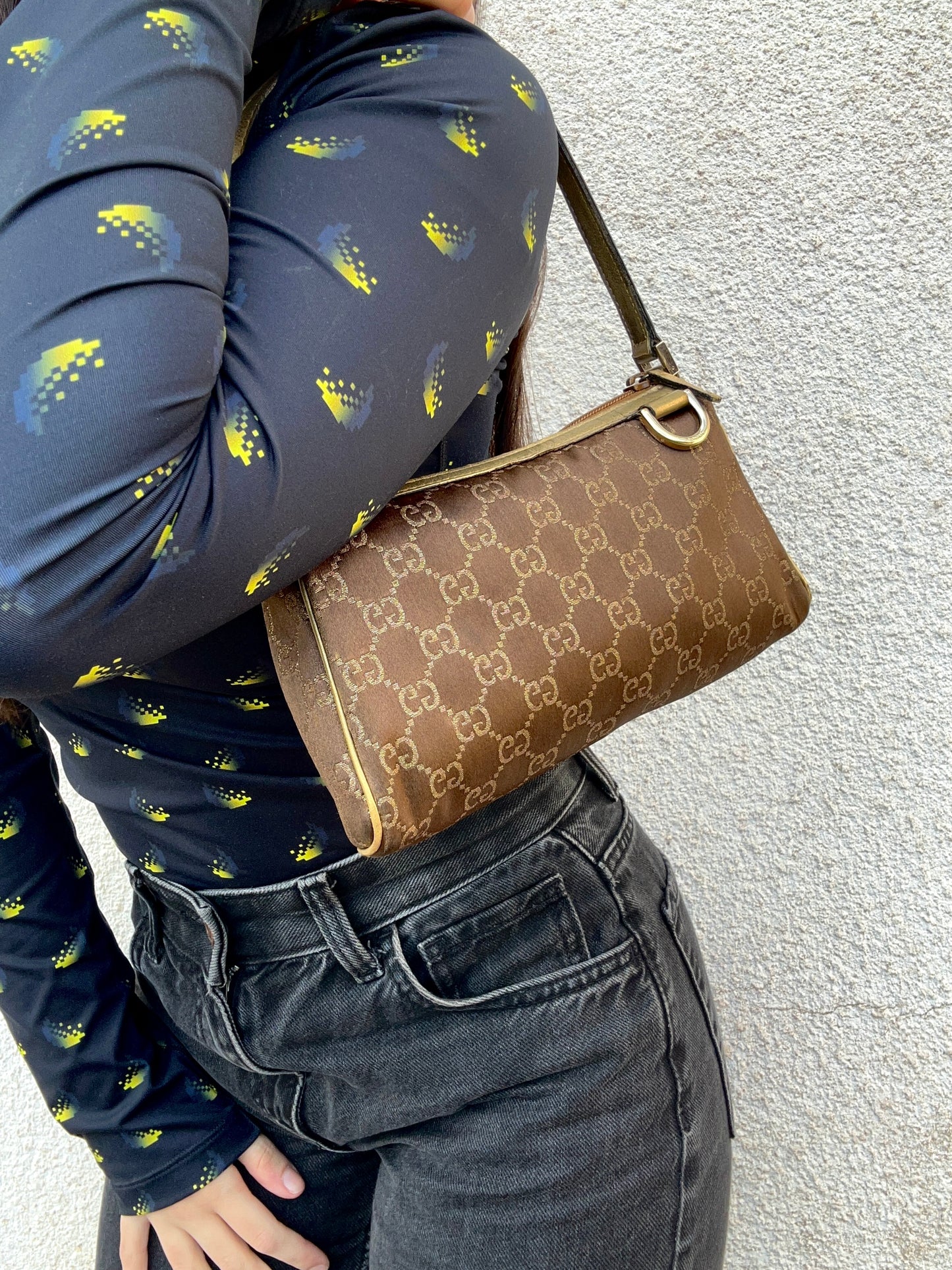 Gucci Abbey dorata in monogram