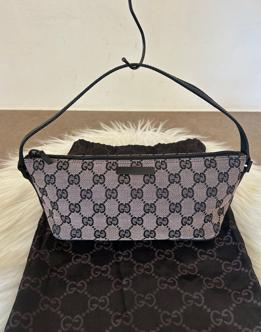 Gucci Boat monogram con metalleria nera