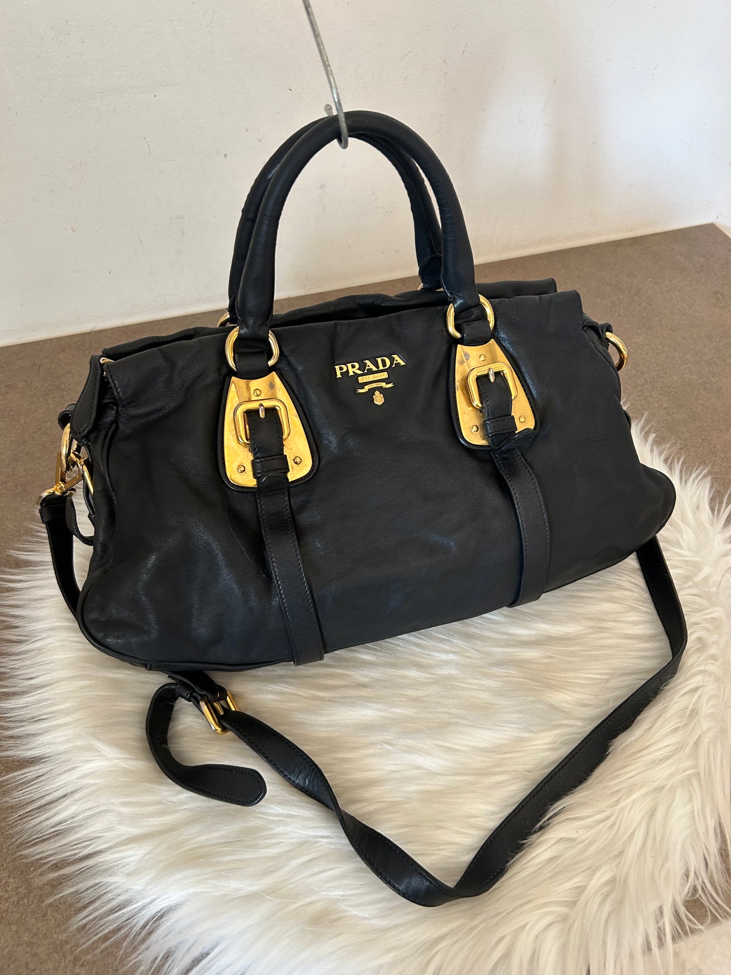 Prada tote in pelle con tracolla