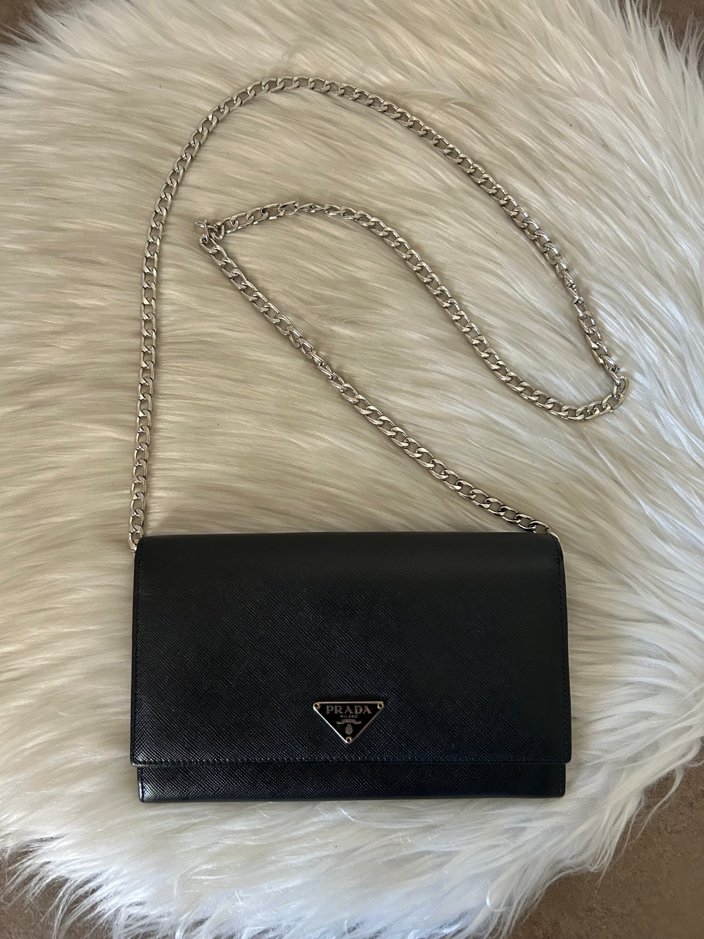 Prada Wallet on Chain