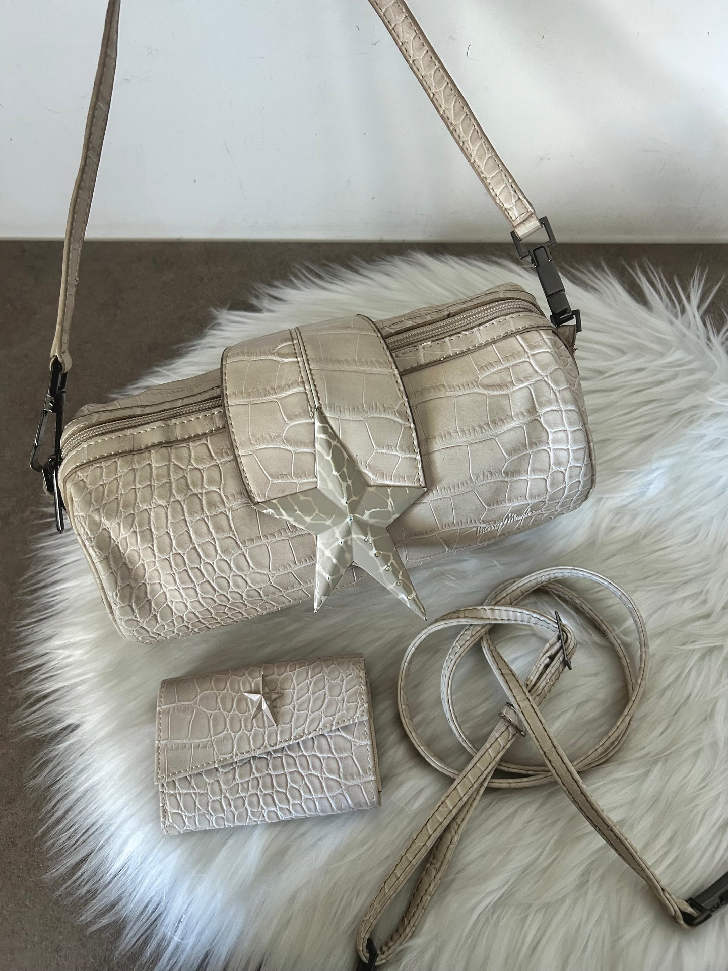 Borsa Thierry Mugler in similpelle di coccodrillo con portafoglio