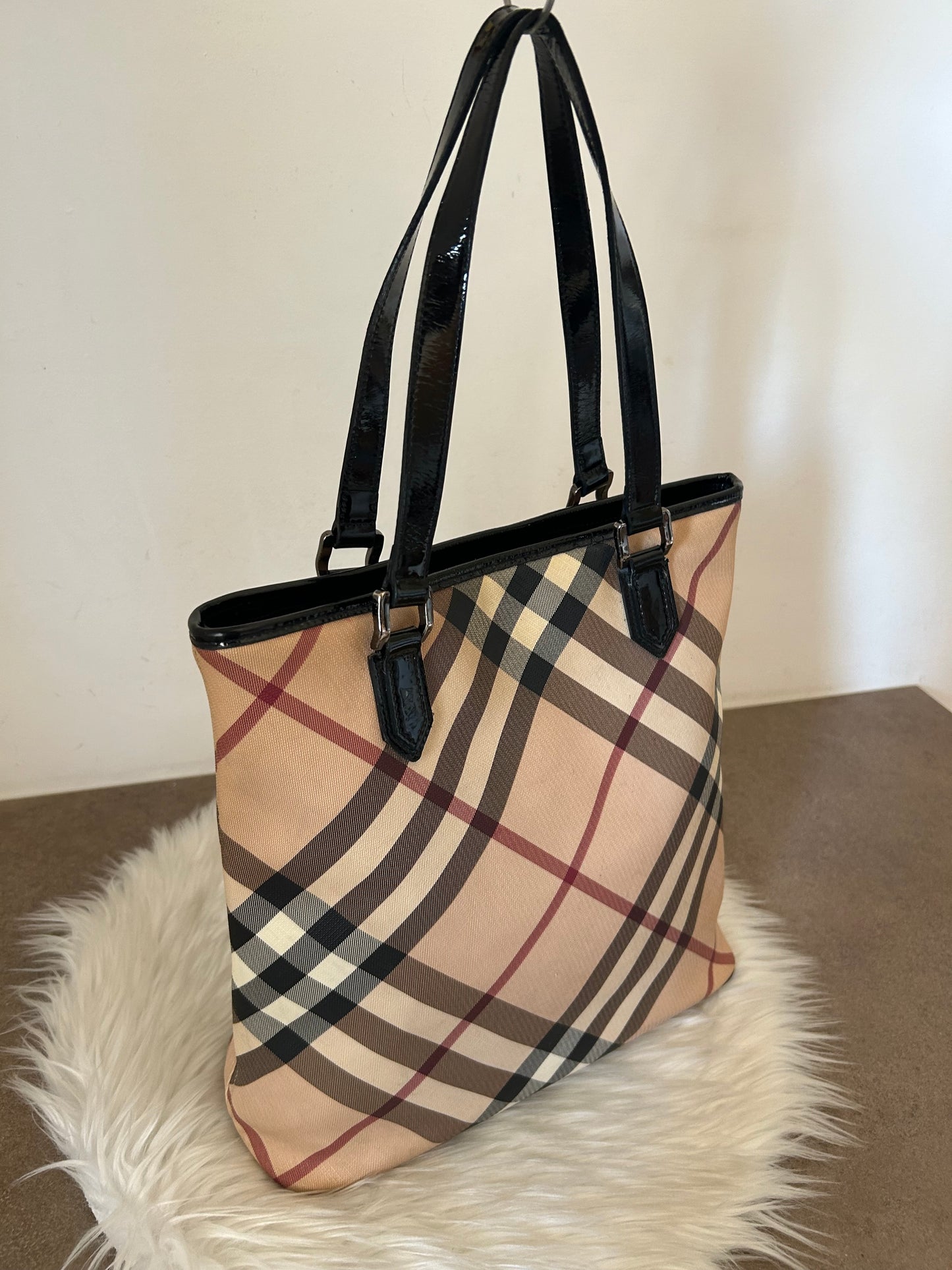Burberry tote Check