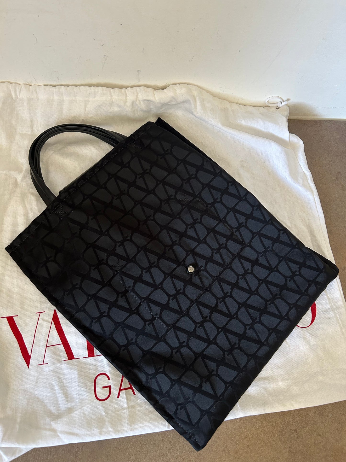 Tote Valentino Garavani logata con dust bag