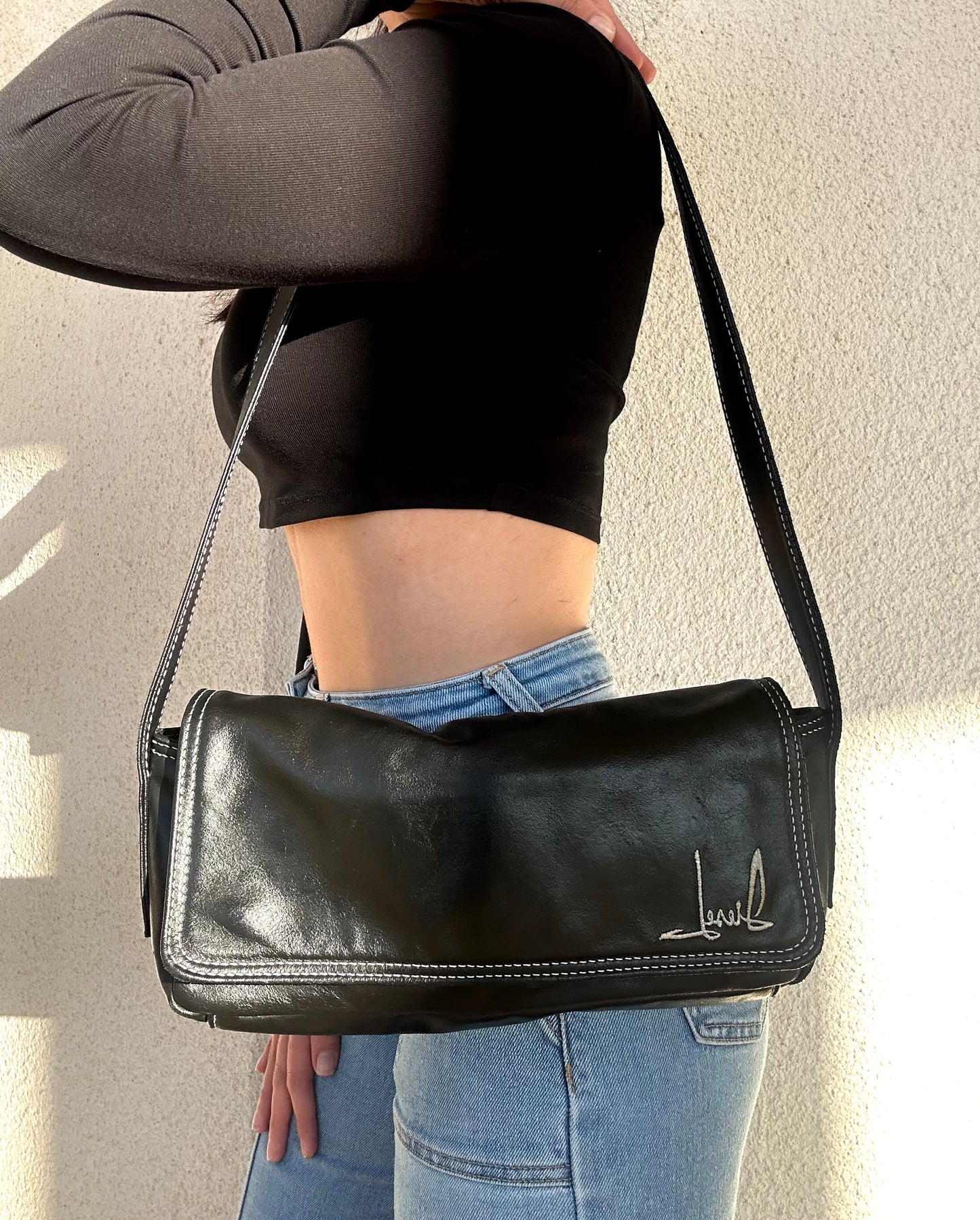 Diesel modello baguette in pelle vegana nera