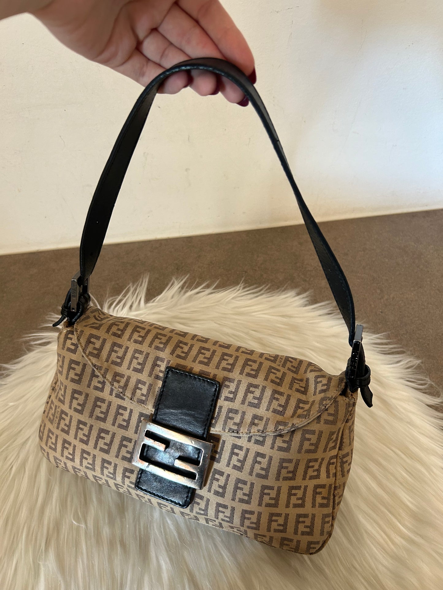 Fendi Baguette monogram zucchino