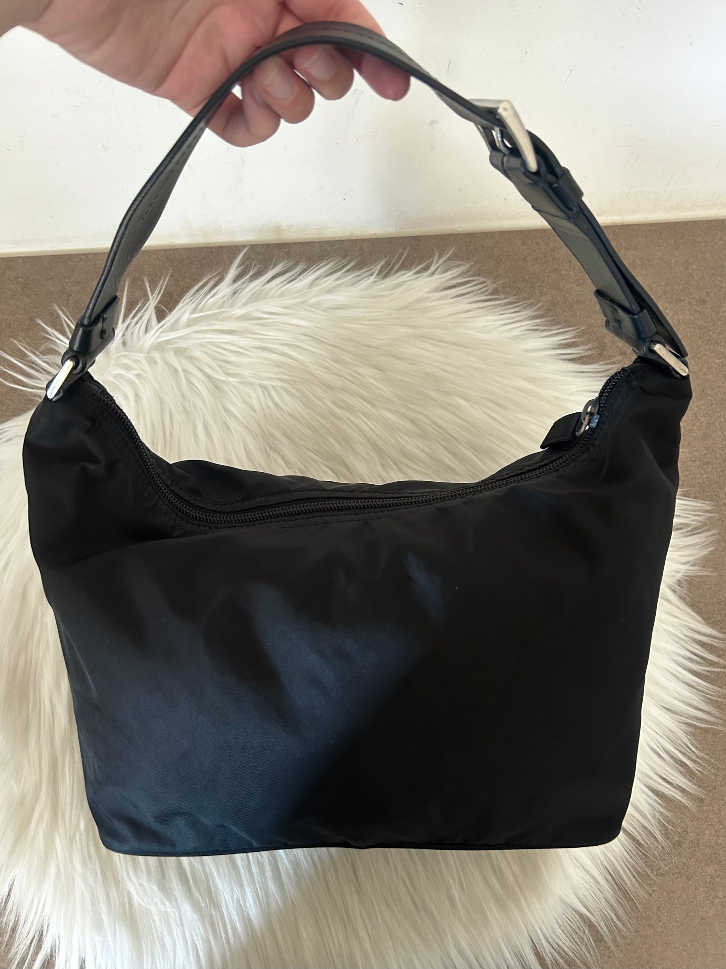 Prada baguette nera