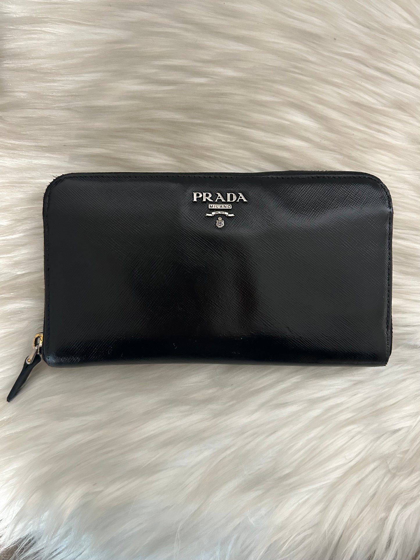 Portafoglio Prada in pelle nero con scatola
