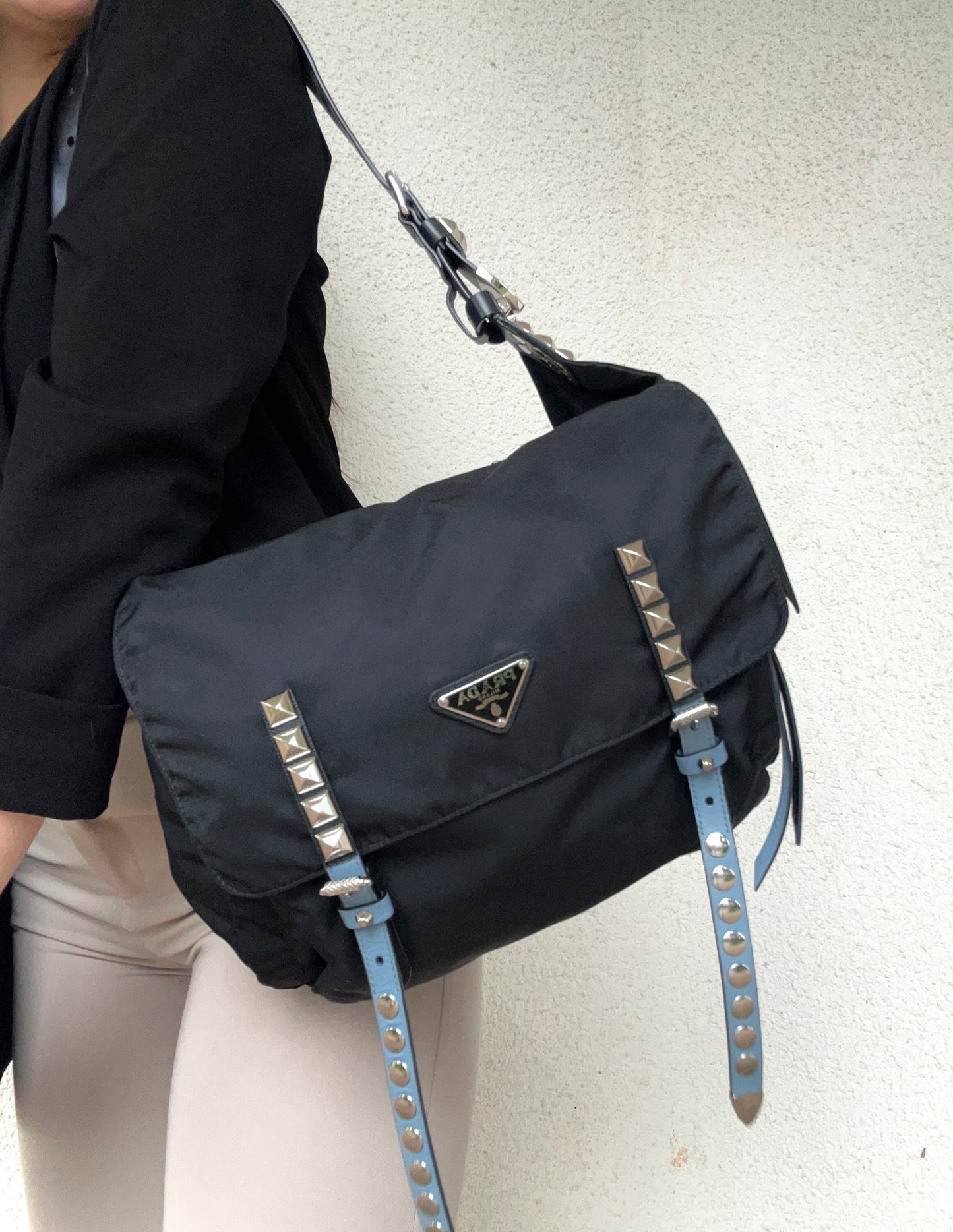 Prada tote in nylon con borchie