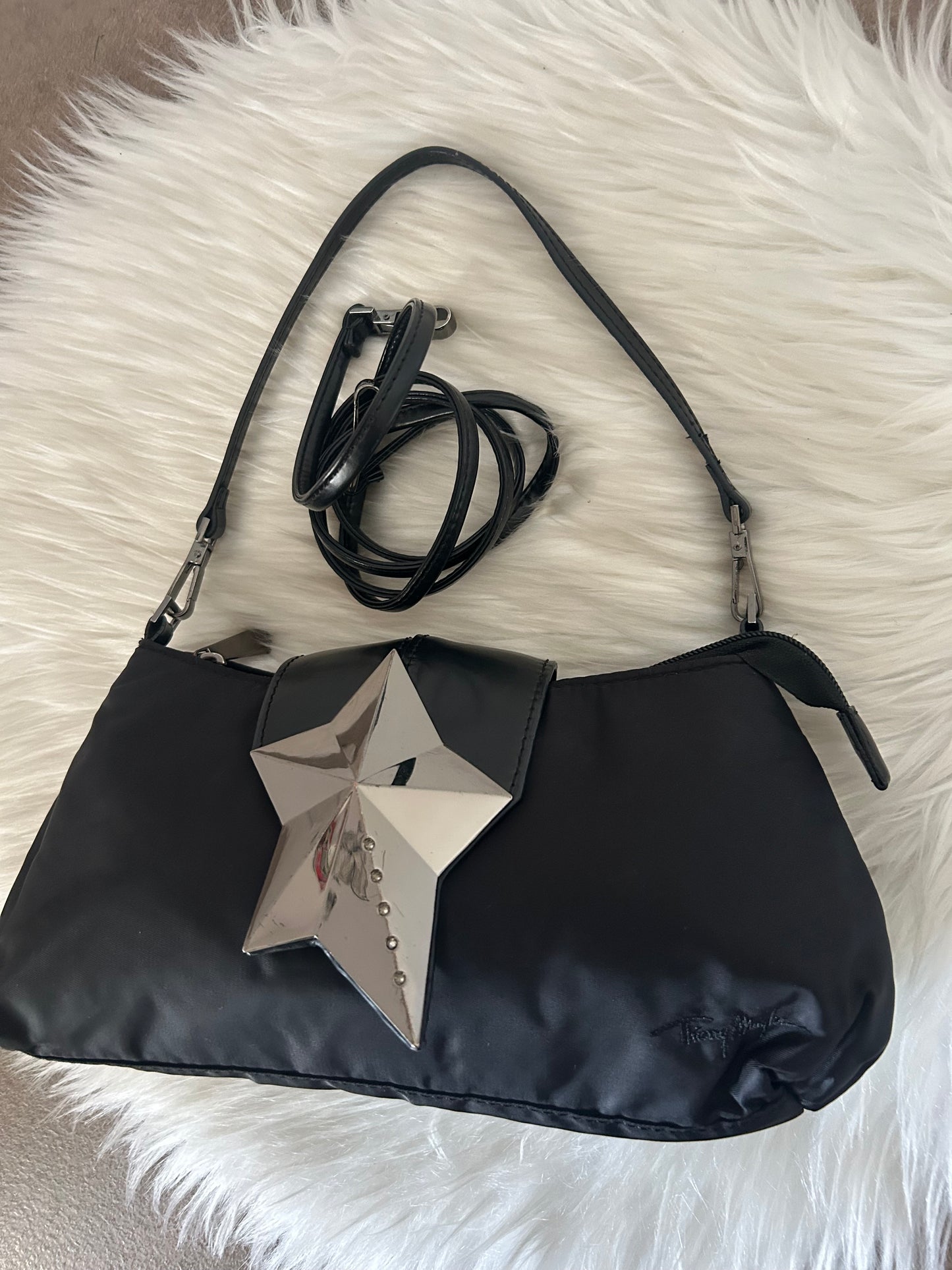 Baguette Thierry Mugler in nylon nera