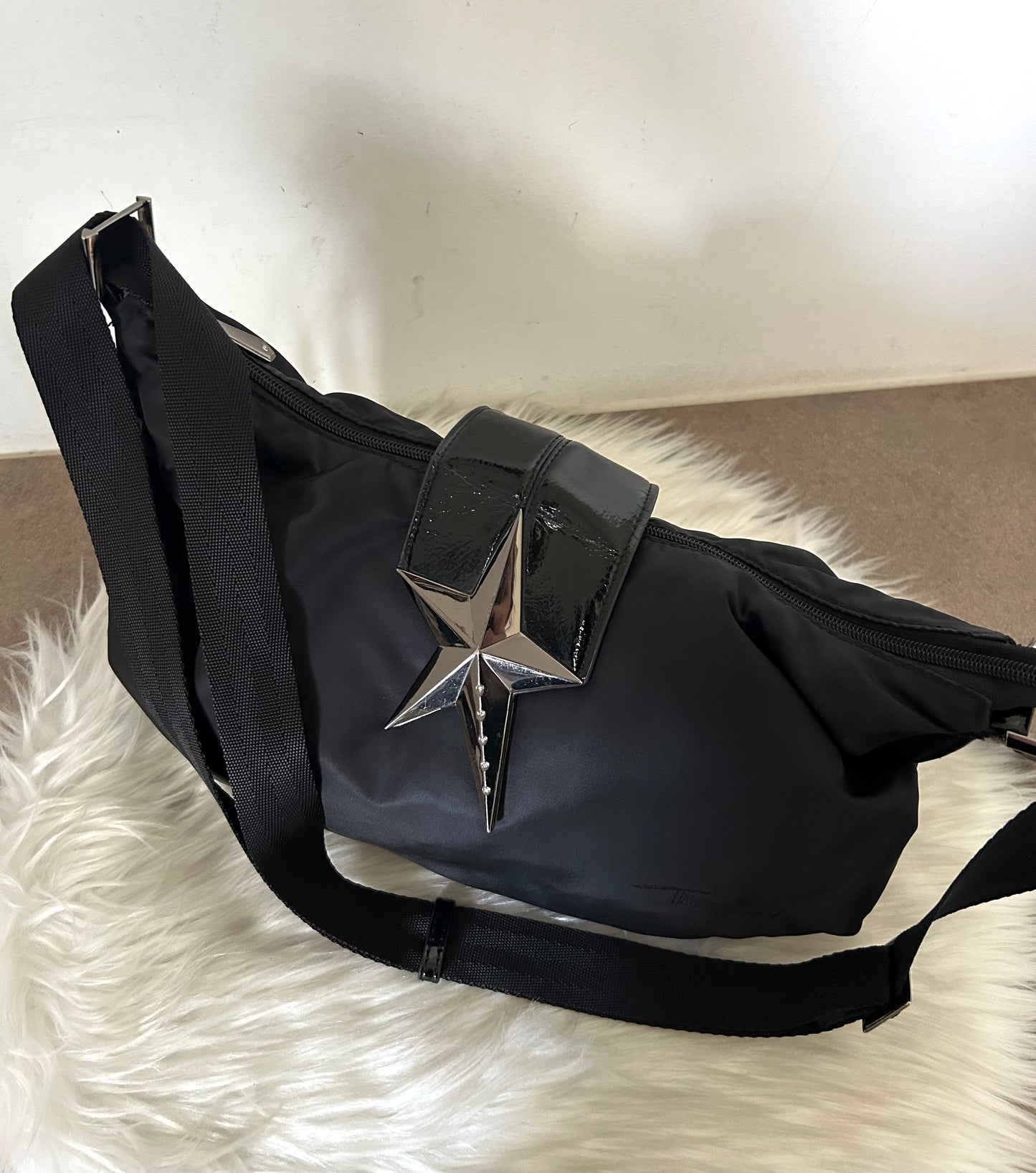 Thierry Mugler baguette