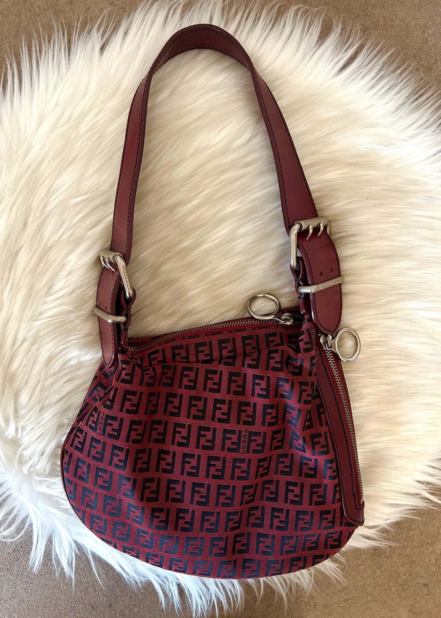 Fendi Oyster rarissima in pelle intagliata e monogram zucchino