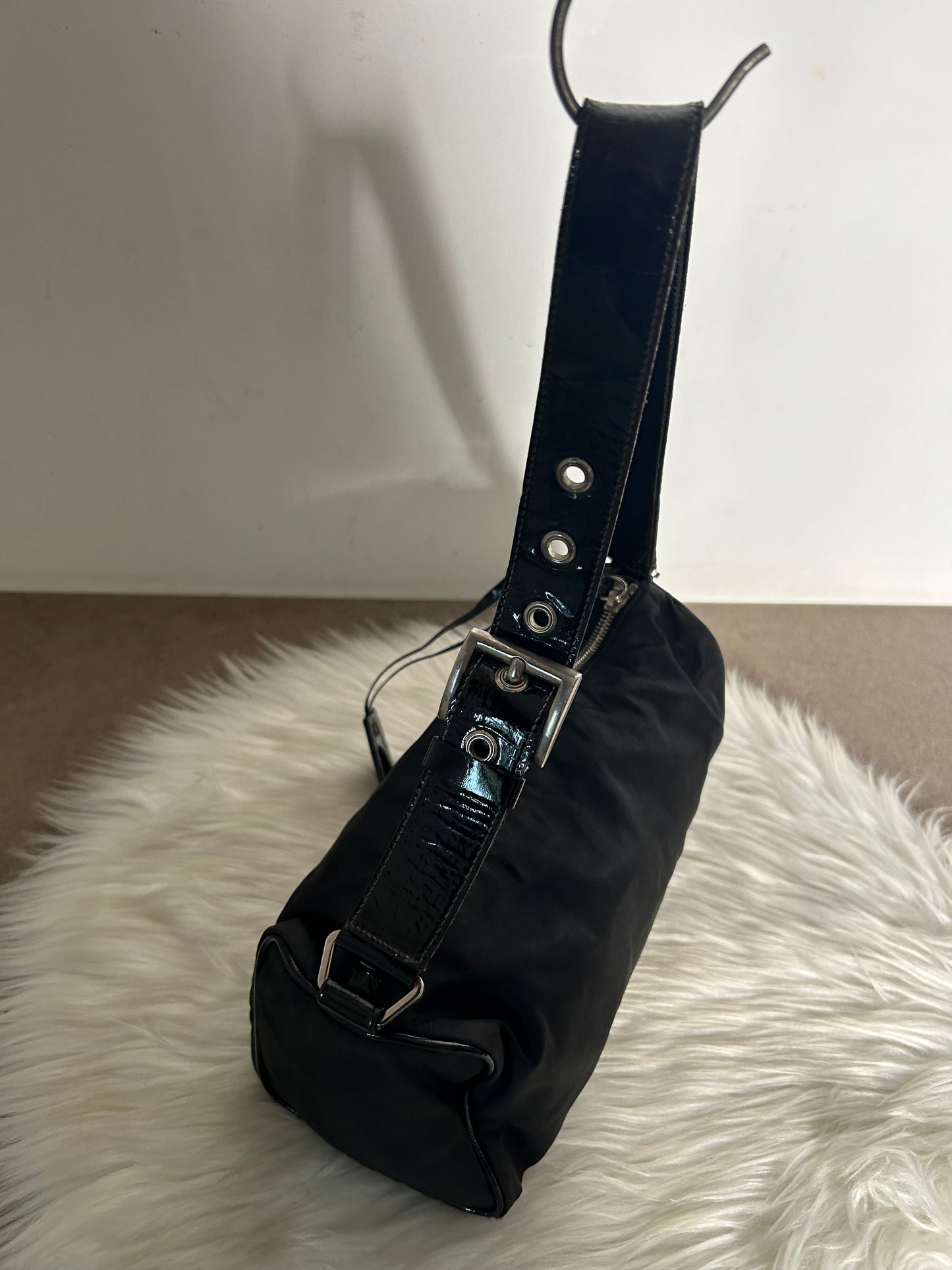 Prada baguette nera in nylon