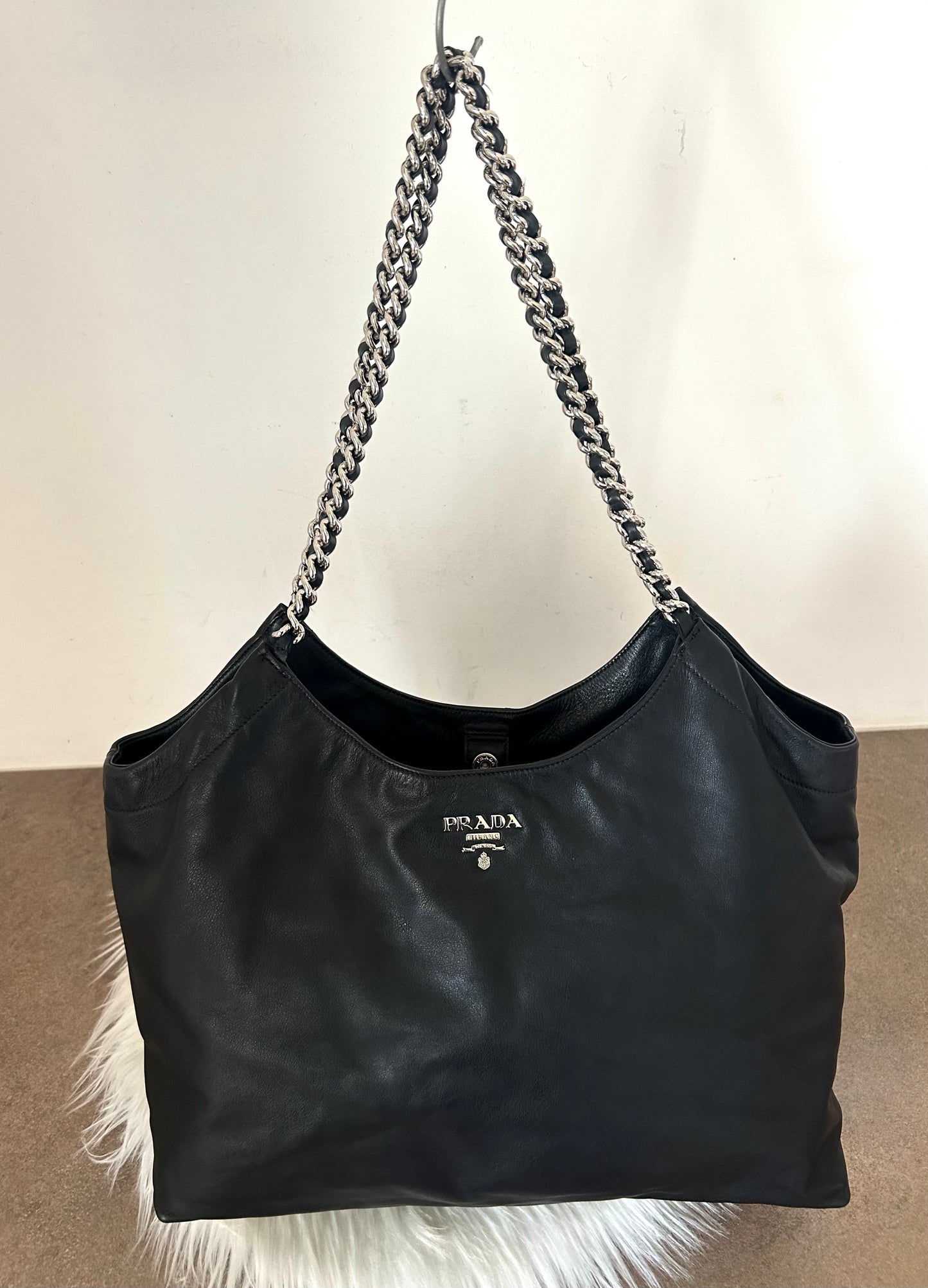 Prada tote bag in pelle nera