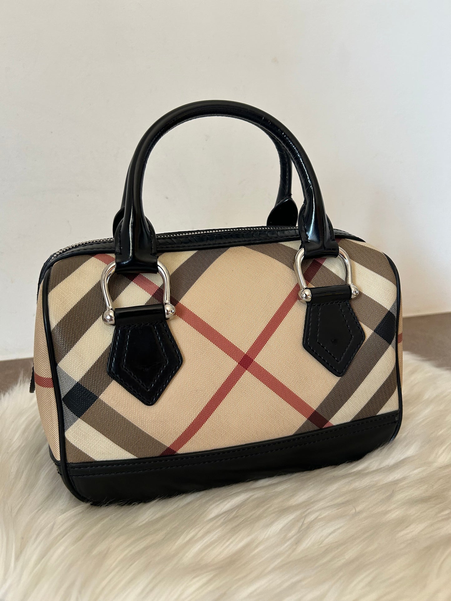 Burberry bauletto in check