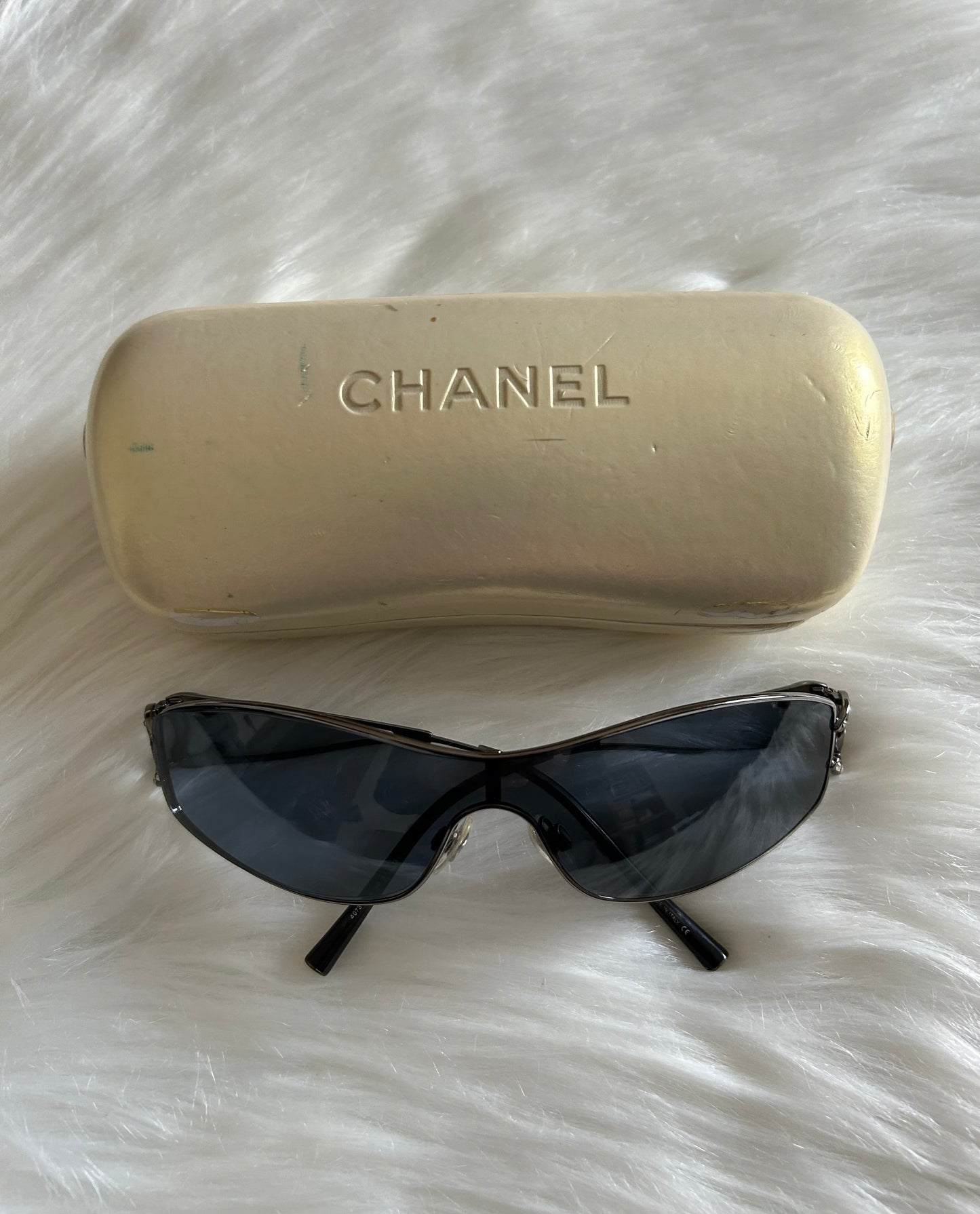 Occhiali da sole Chanel vintage con Swarovski