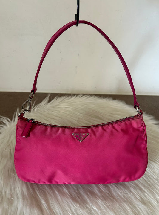 Prada baguette rosa in nylon