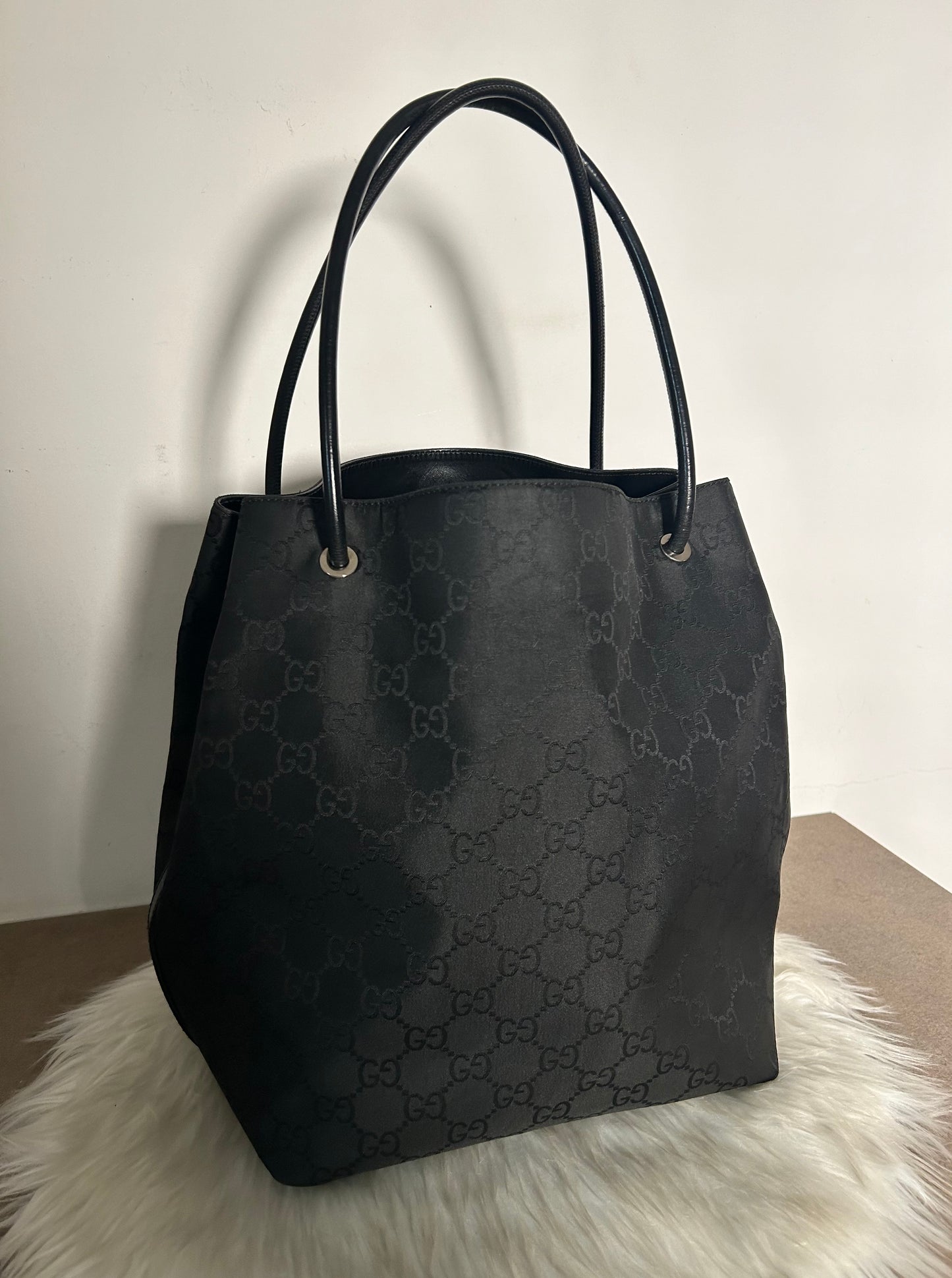 Gucci tote bag nera in monogram