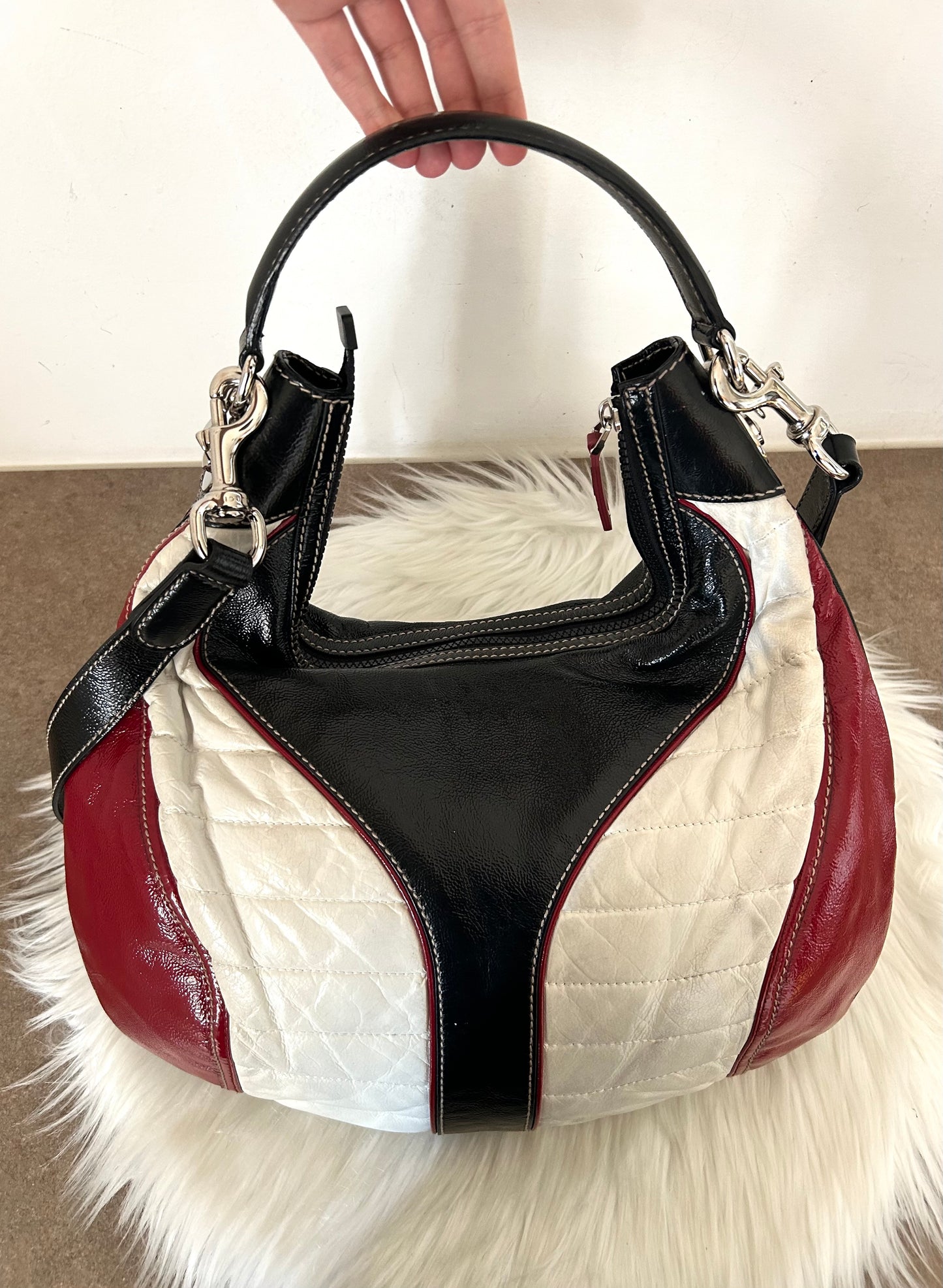 Gucci Snow Glam Hobo in pelle verniciata
