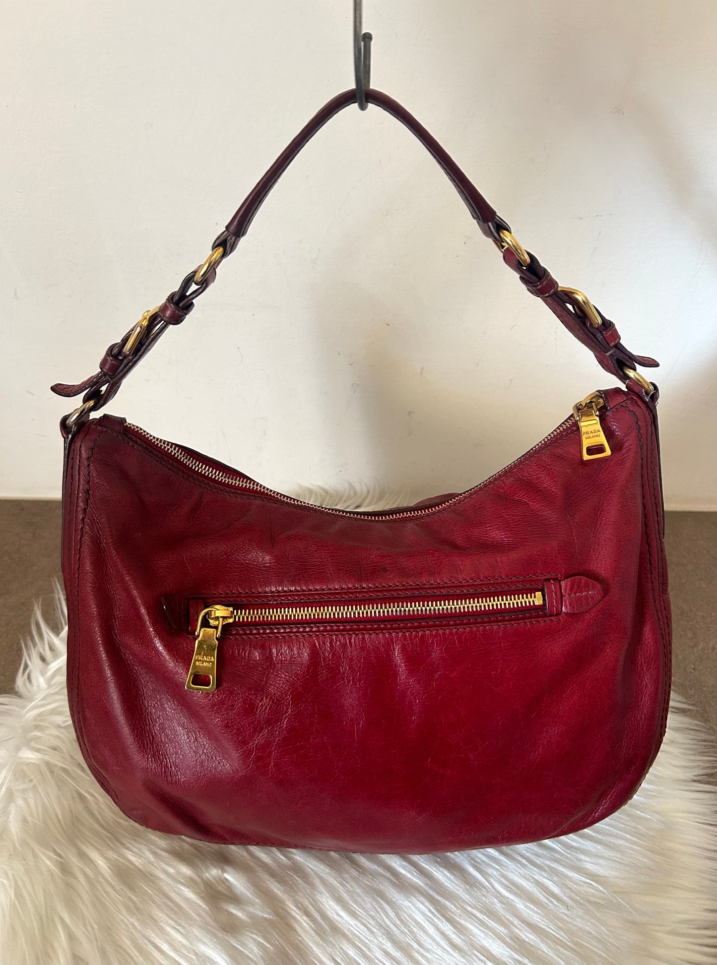 Prada Hobo in pelle rosso ciliegia
