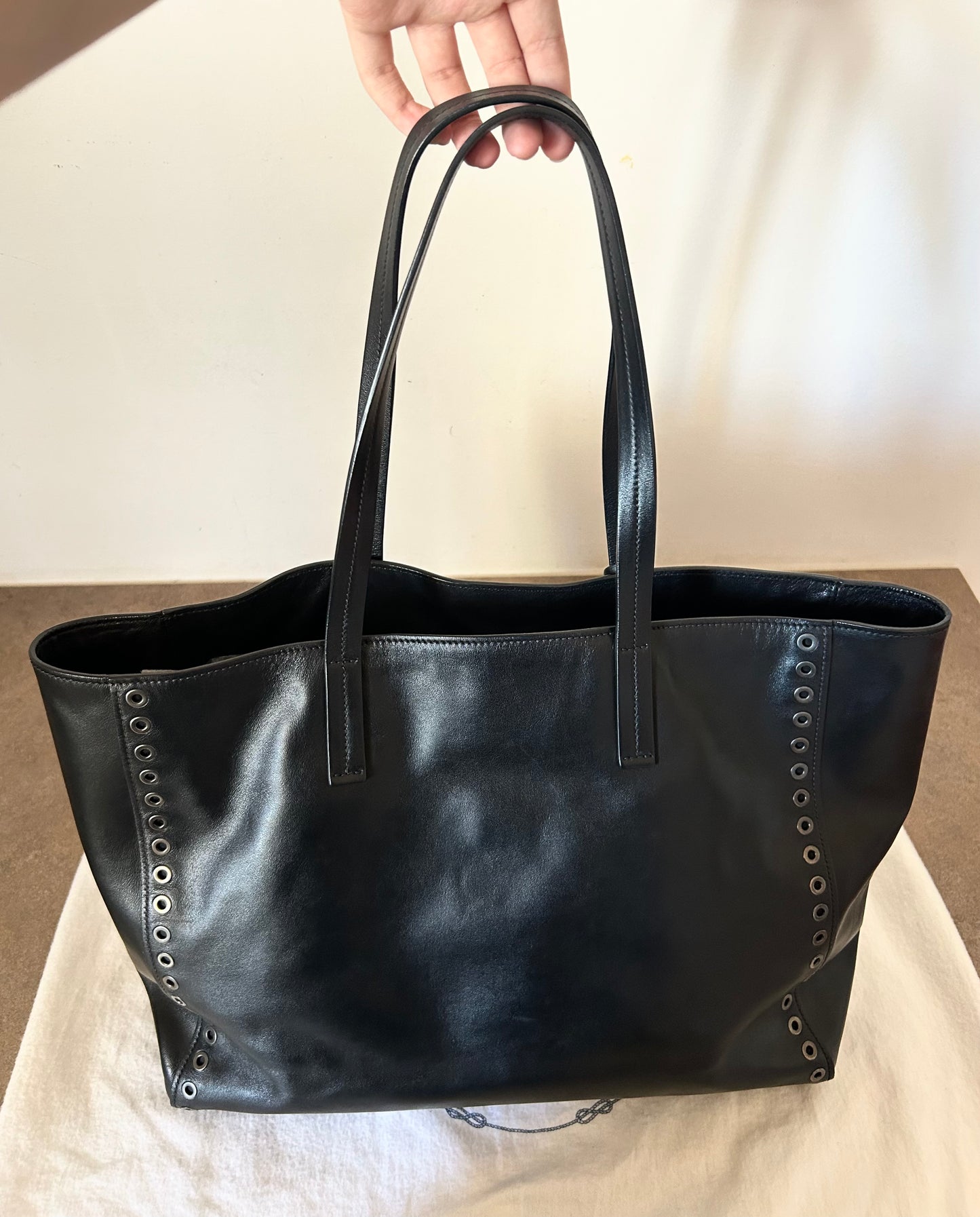 Prada tote in pelle con borchie