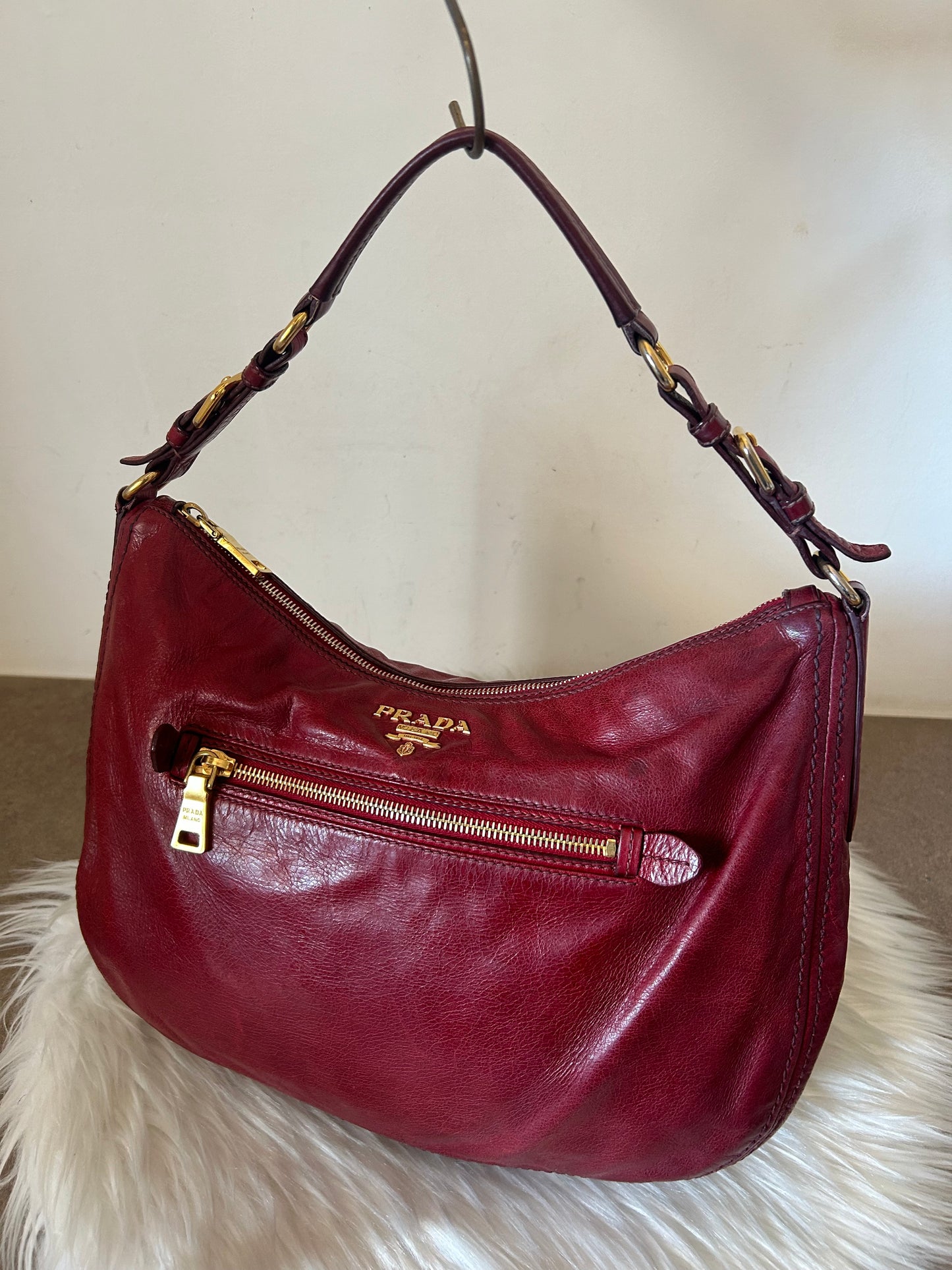 Prada Hobo in pelle rosso ciliegia