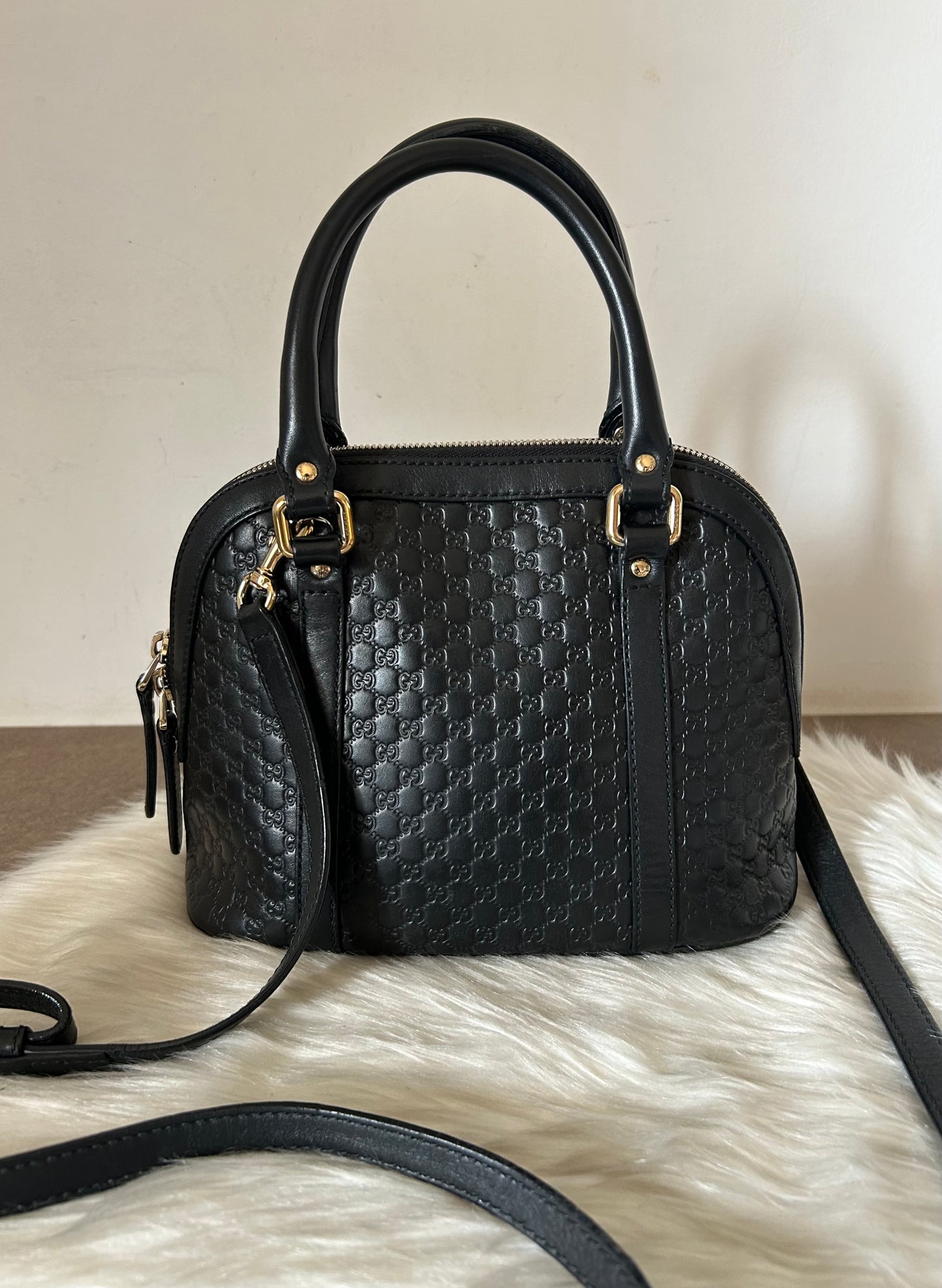 Gucci Dôme mini in micro guccissima nera