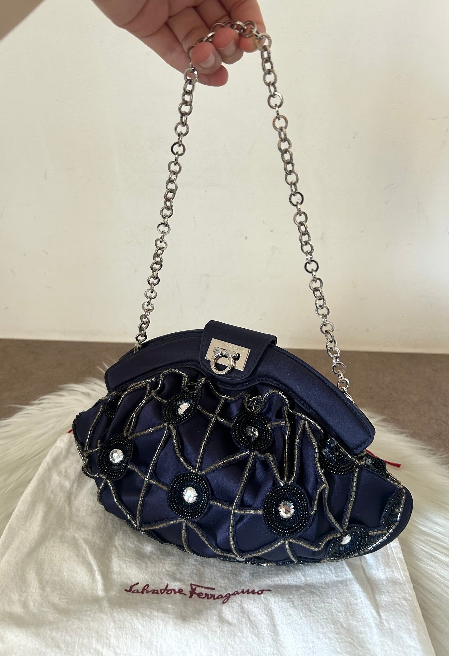Pochette Salvatore Ferragamo in raso blu