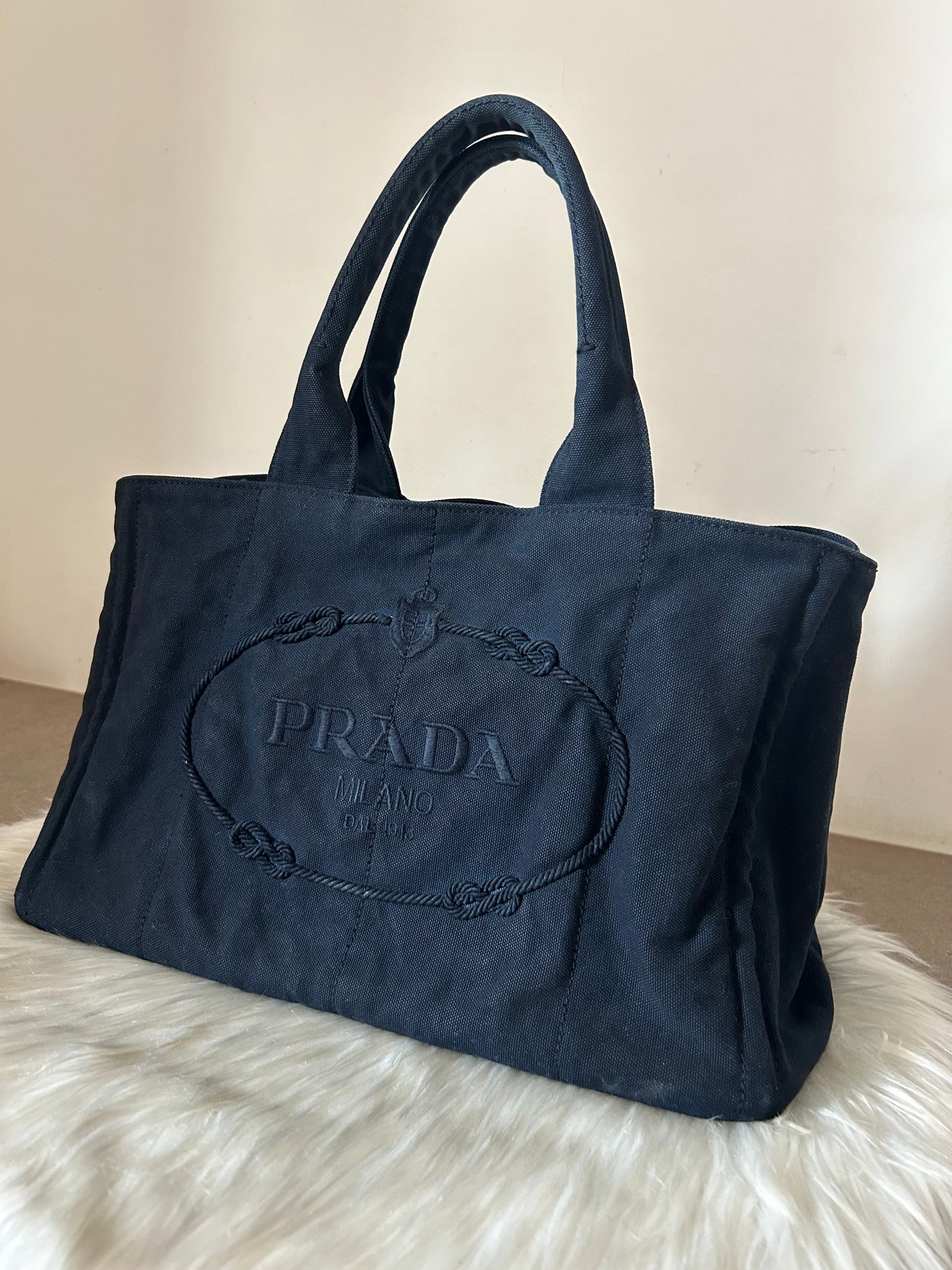 Prada tote blu in denim