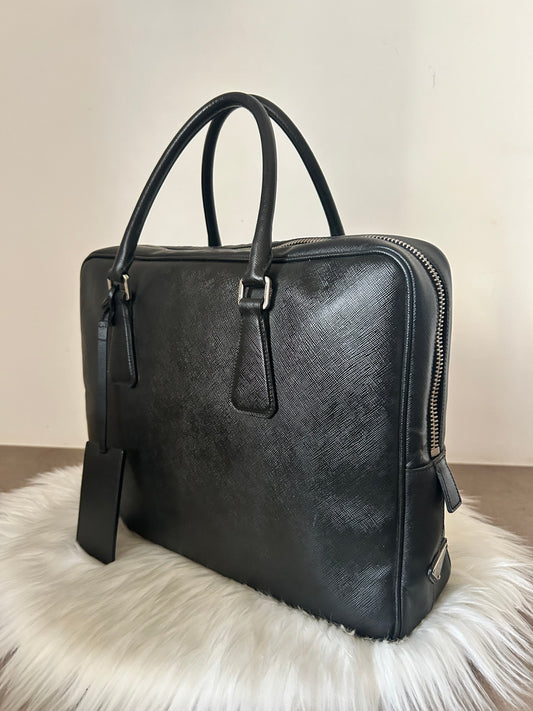 Prada modello Work in pelle nera