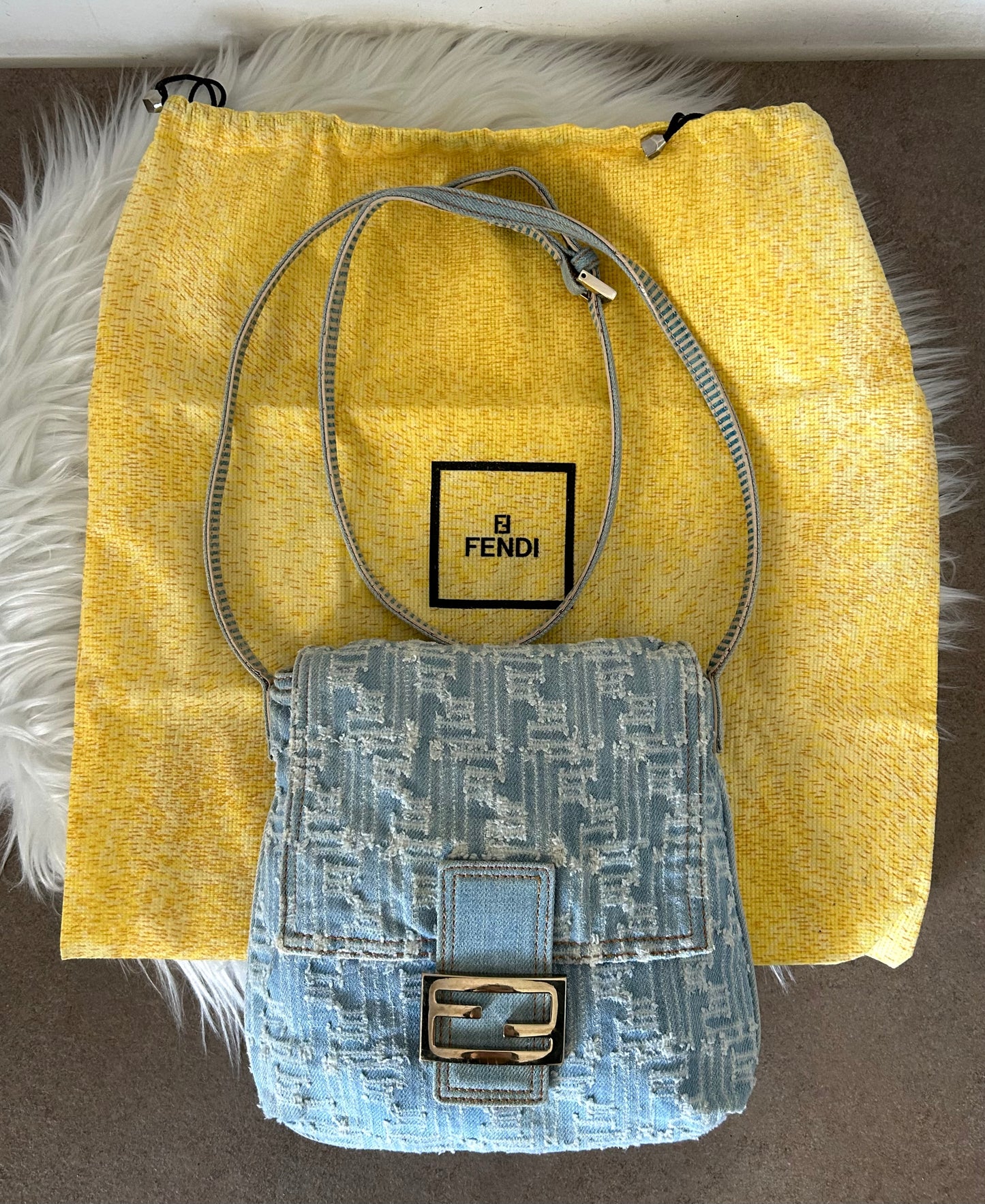 Fendi baguette a tracolla in denim