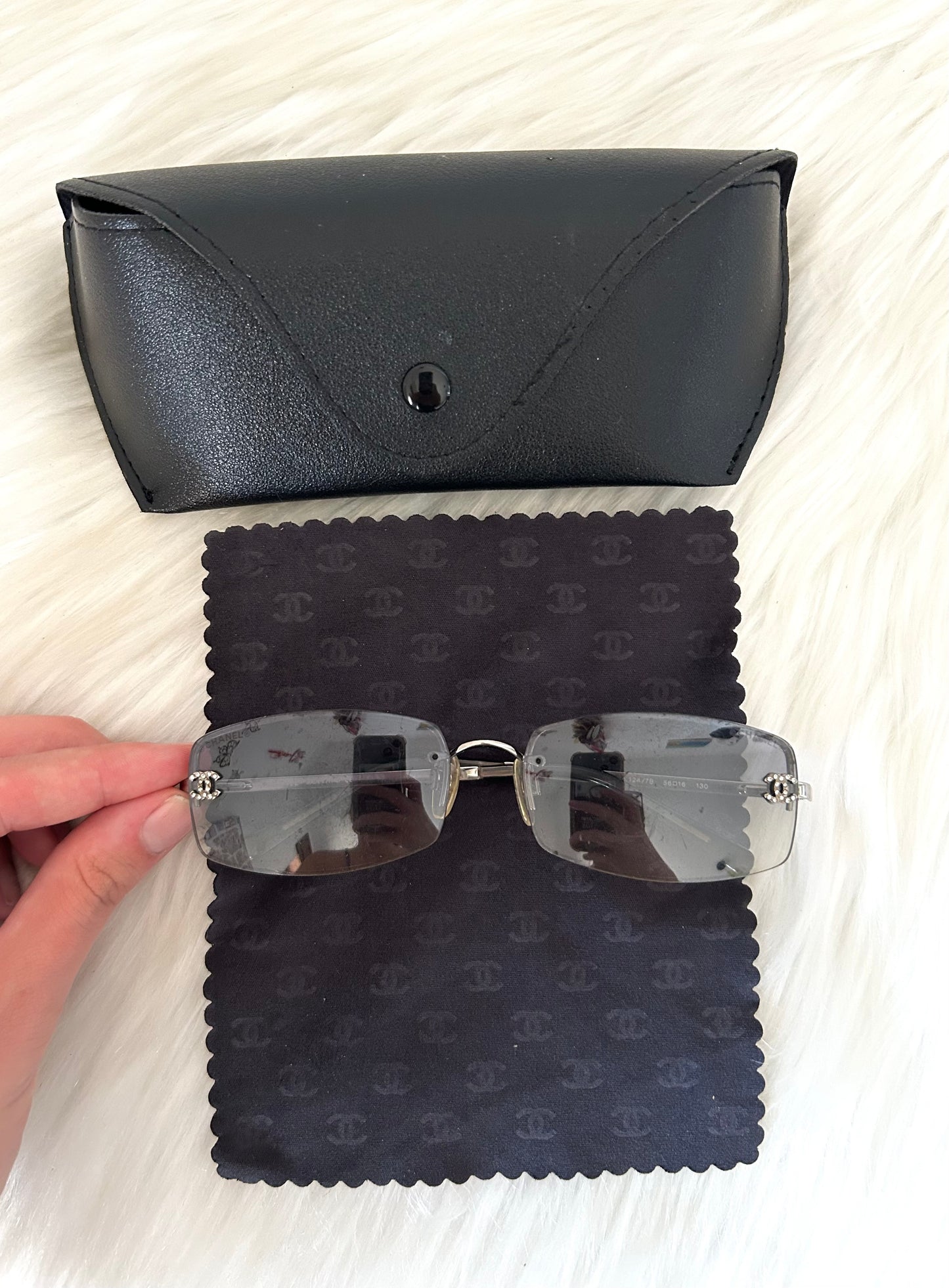 Occhiali Chanel vintage con logo in Swarovski